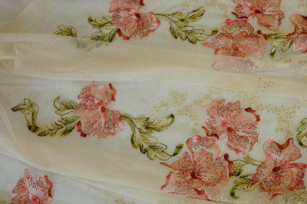 Französische Spitze - zarte Rosen