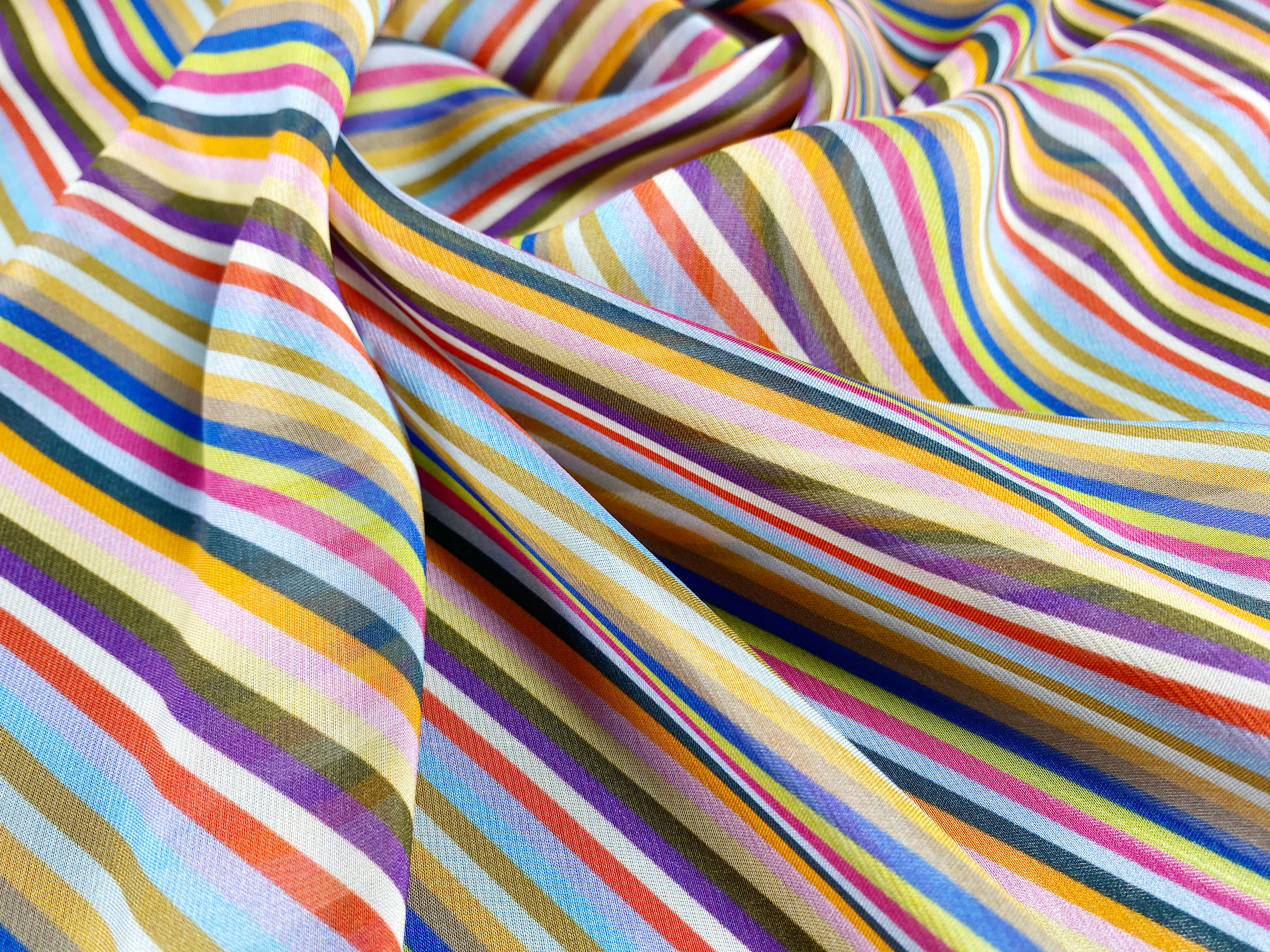 Chiffon bunte Schrägstreifen