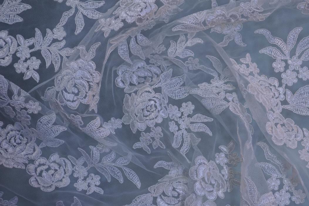 Florale Gimpenspitze - weiß