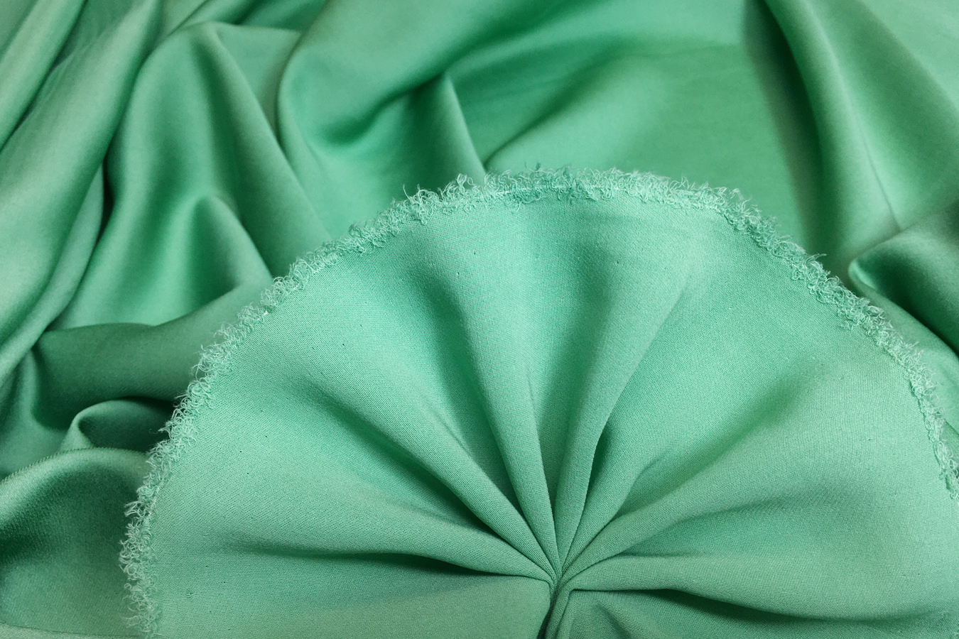 Seidecrepe - nilgrün