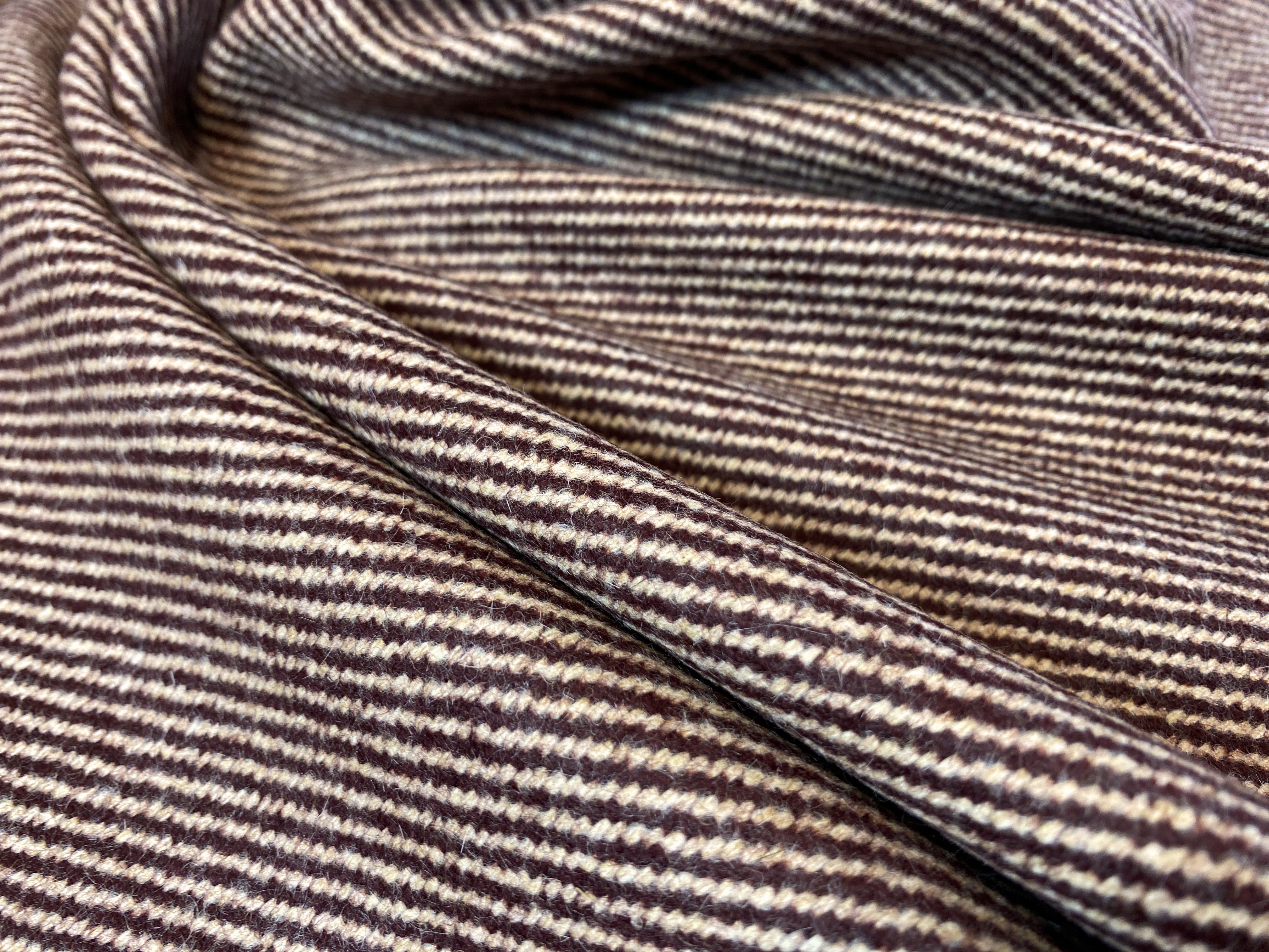 Diagonalgewebe dunkelrot -creme