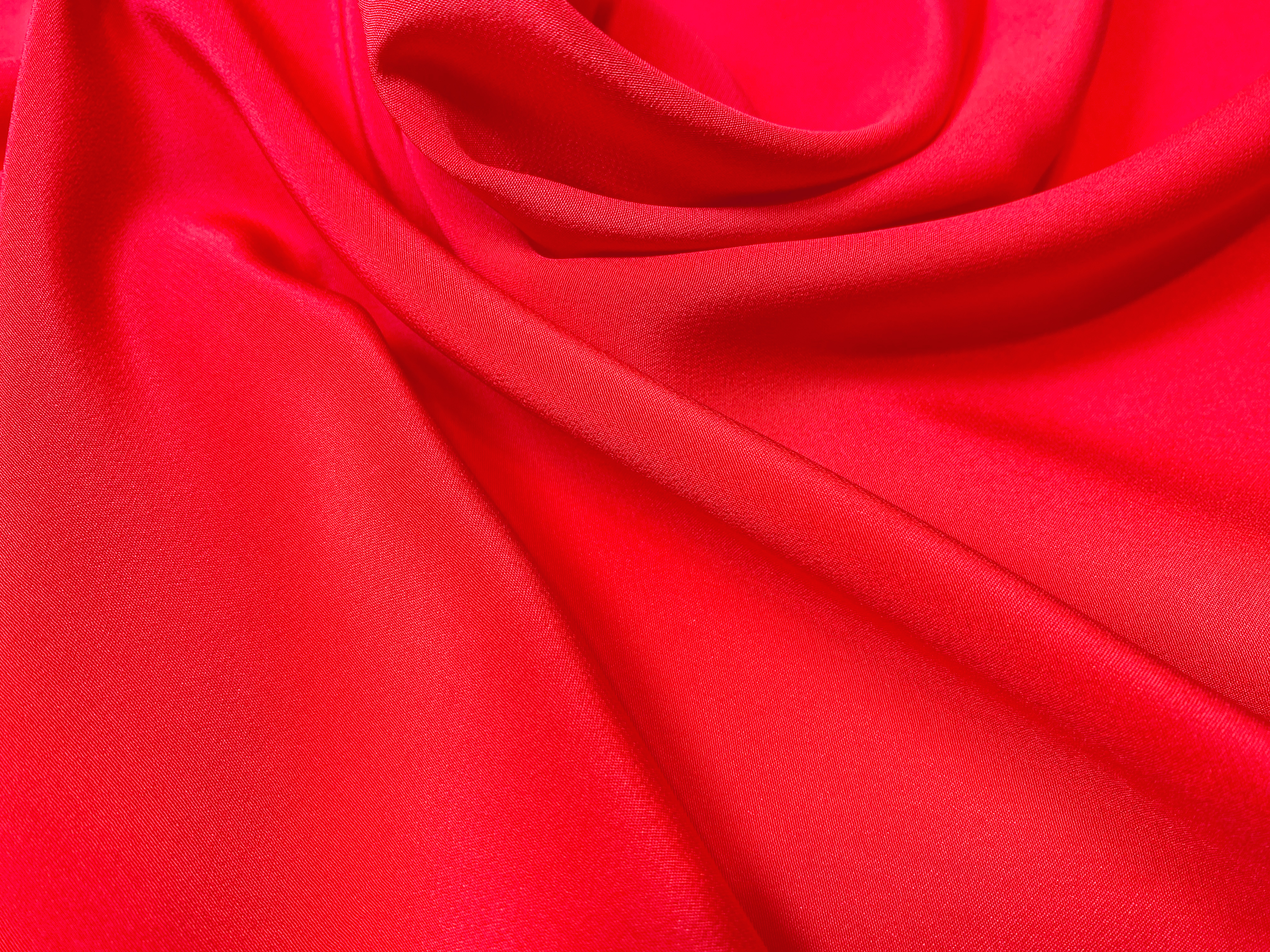 Seiden-Crepe rot
