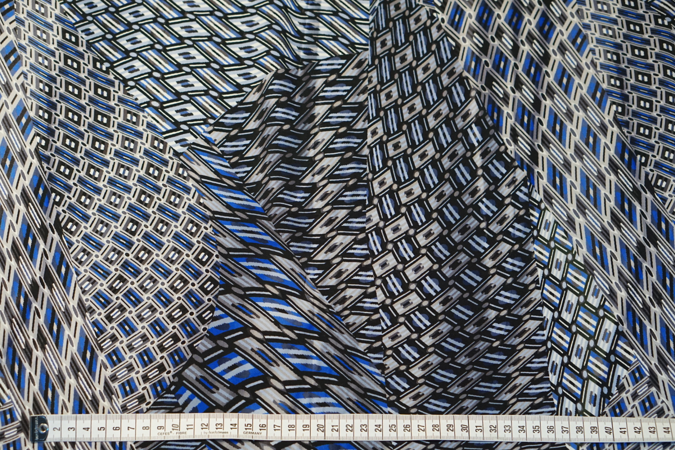 Satin - geometrisches Rautenmotiv
