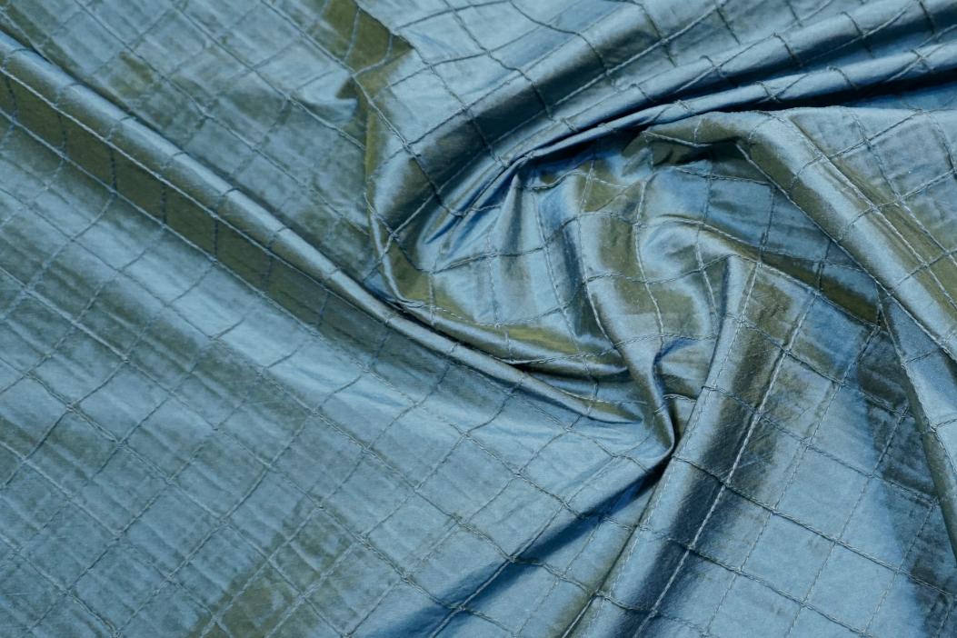 Seide mit Zierbiesen