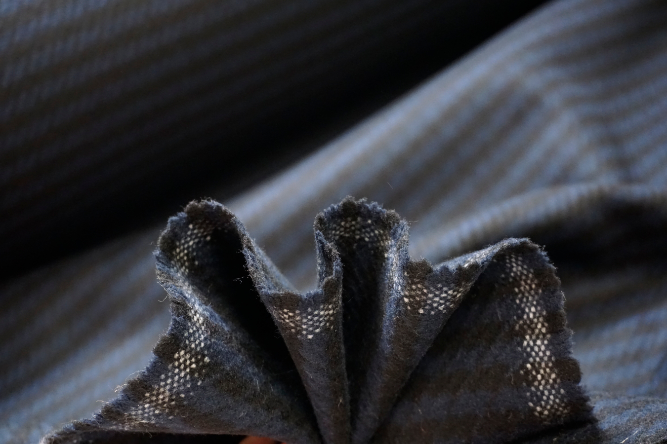 Mantelware blau mit schwarz