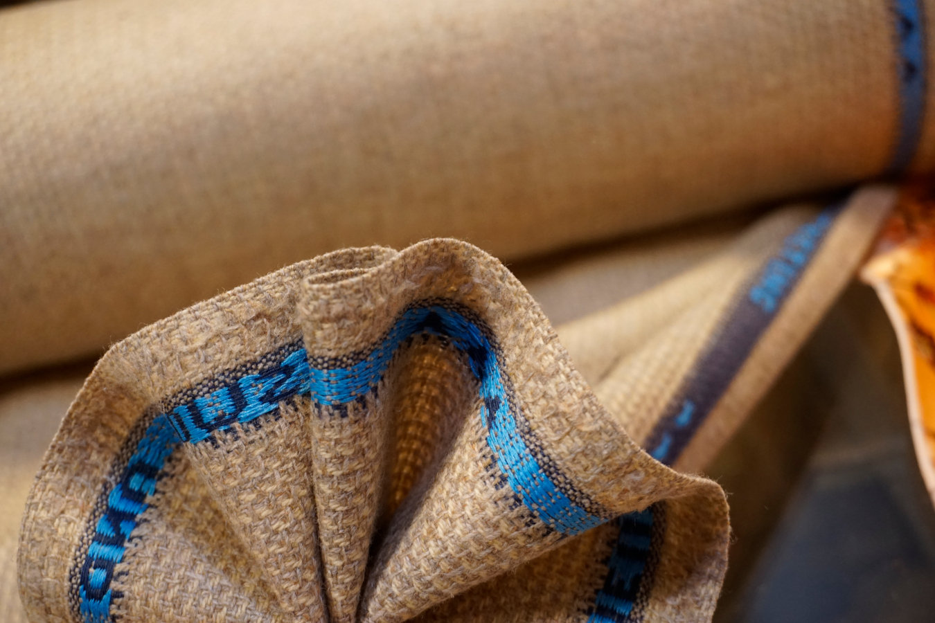 Lammwolle mit Kaschmir - beige/gelb