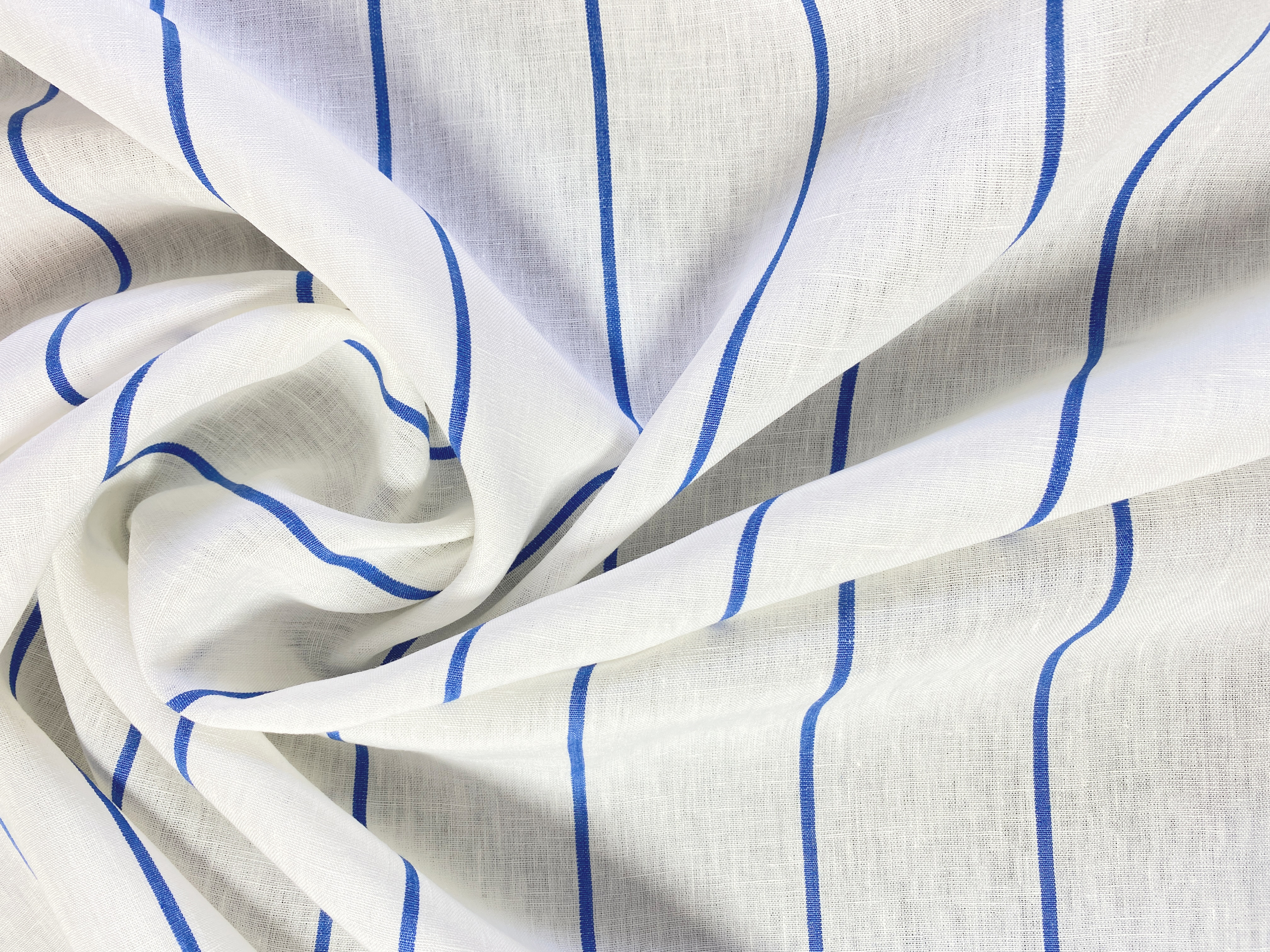 Leinen mit blauen Webstreifen