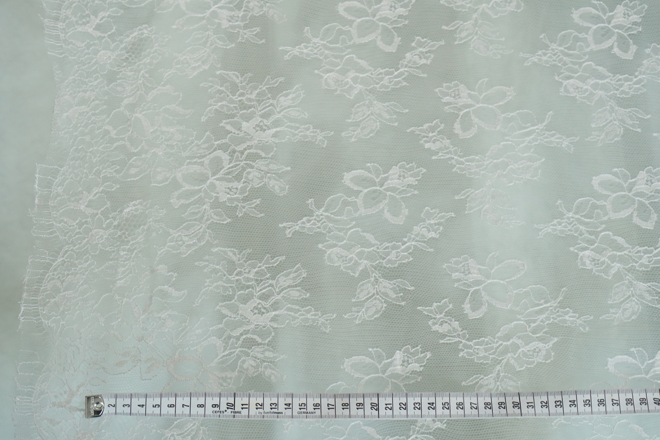 Viskose - weiße Spitze