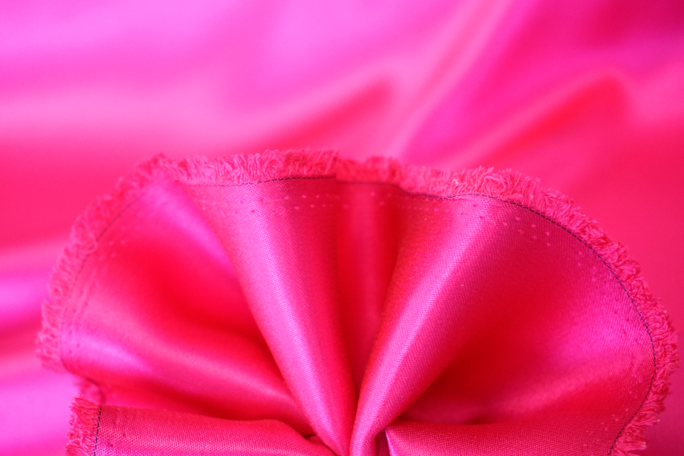 Schwerer Seidensatin - pink