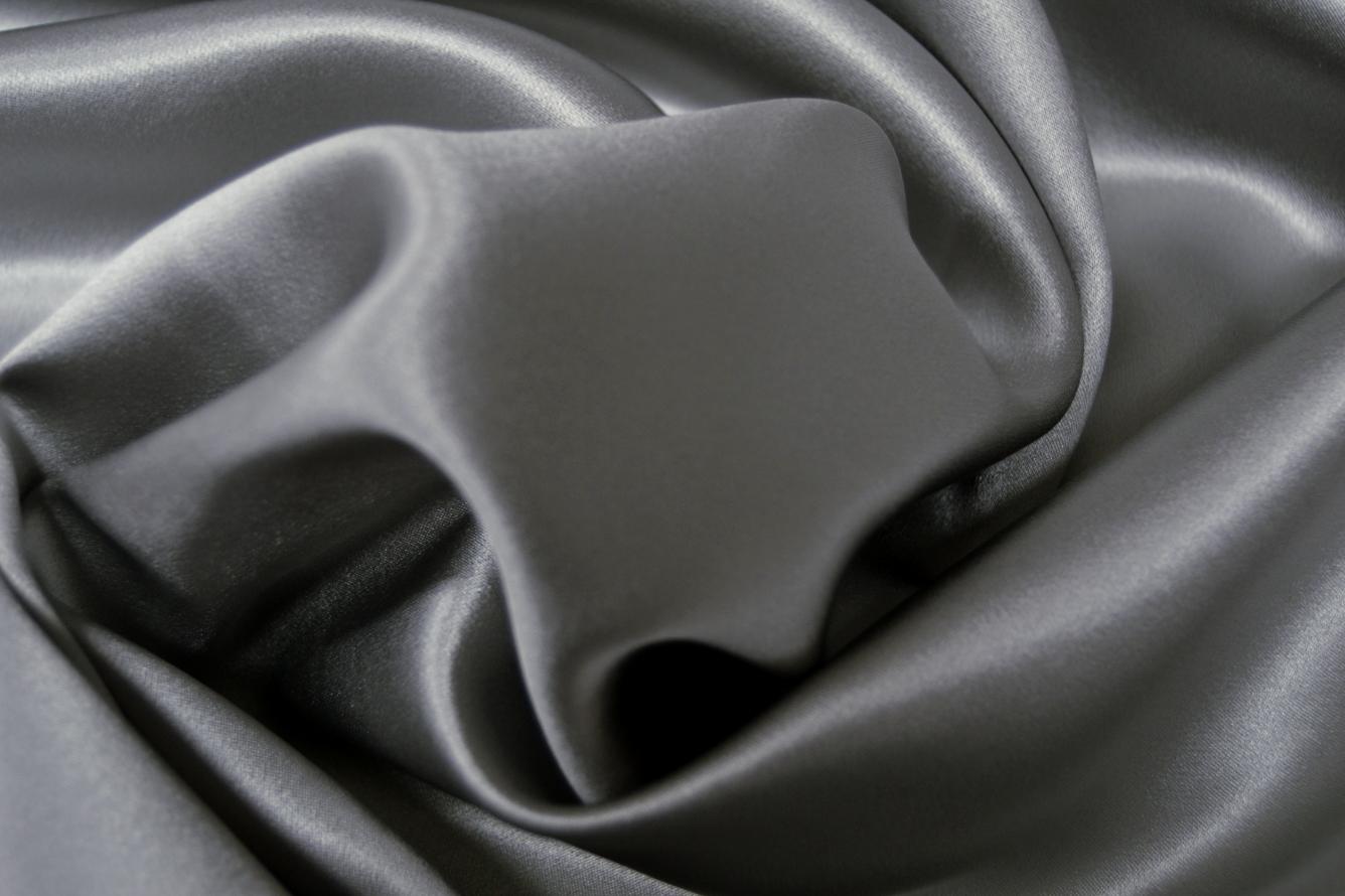 Schwerer Seidensatin - silbergrau
