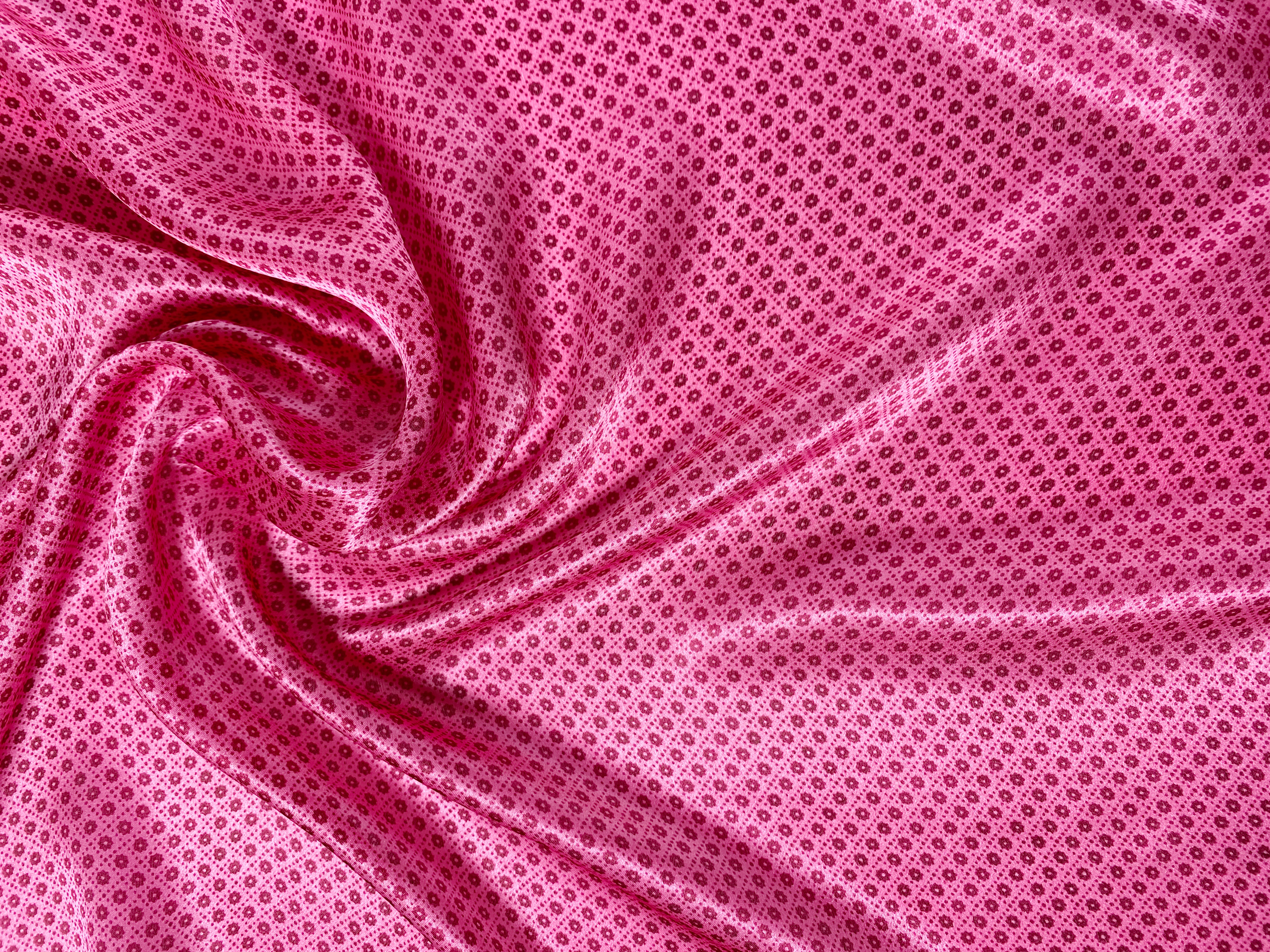 feiner Satin rosa-rot