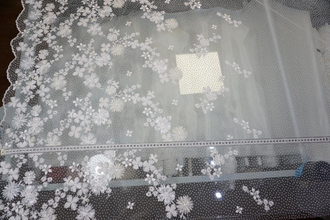 Französische Saumspitze - ecru mit creme