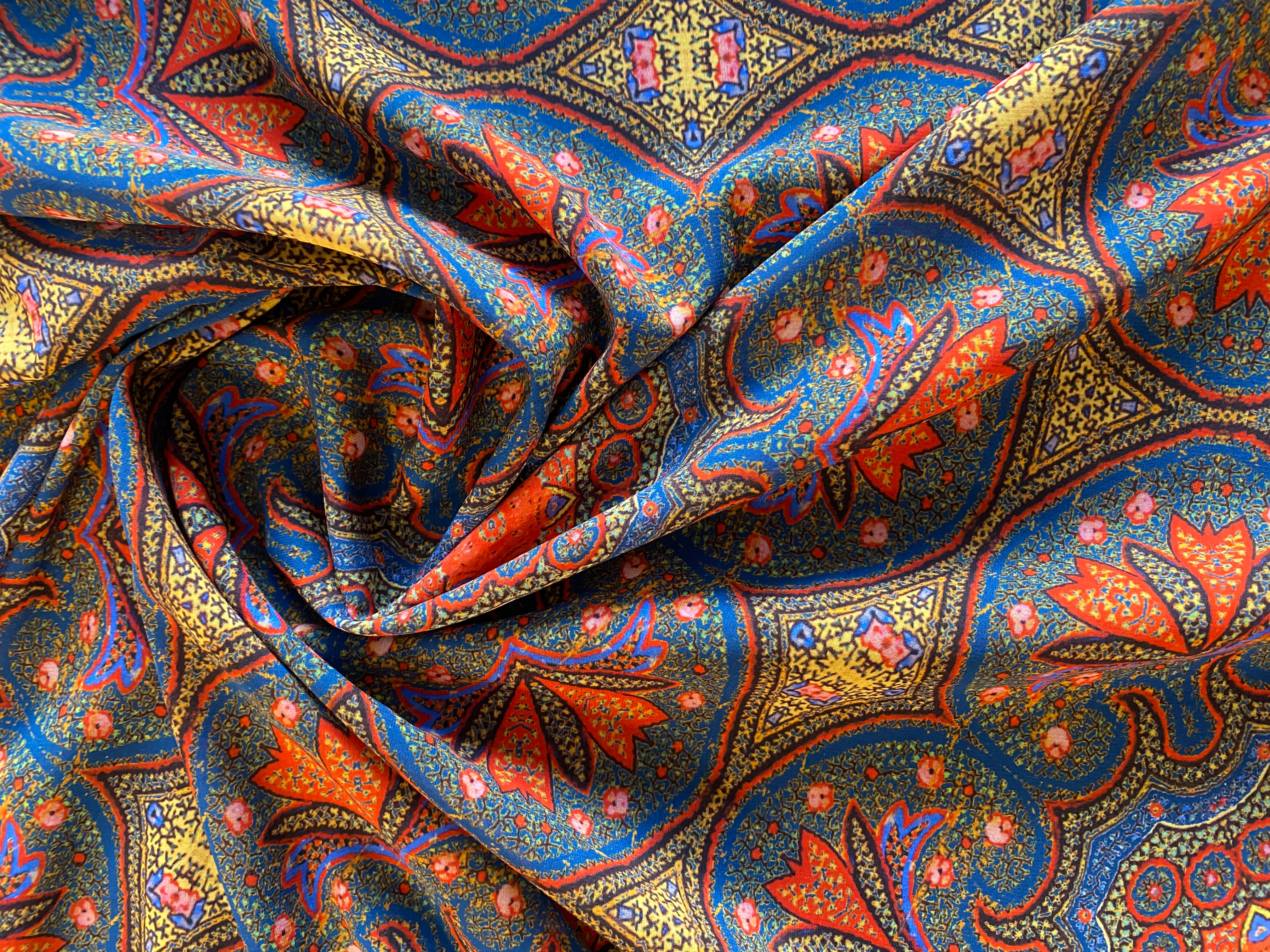 elastischer Crepe mit Orientmuster