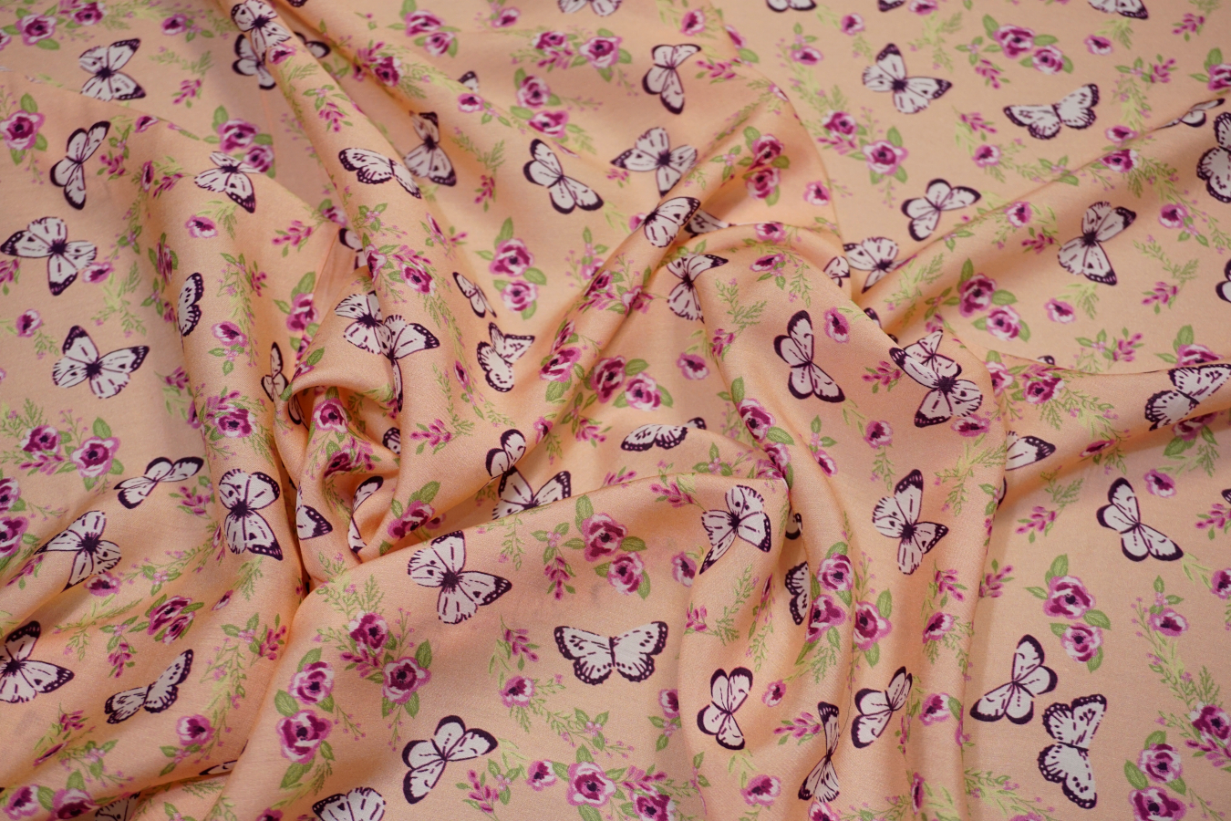 Seidenmix - Schmetterlinge auf apricot