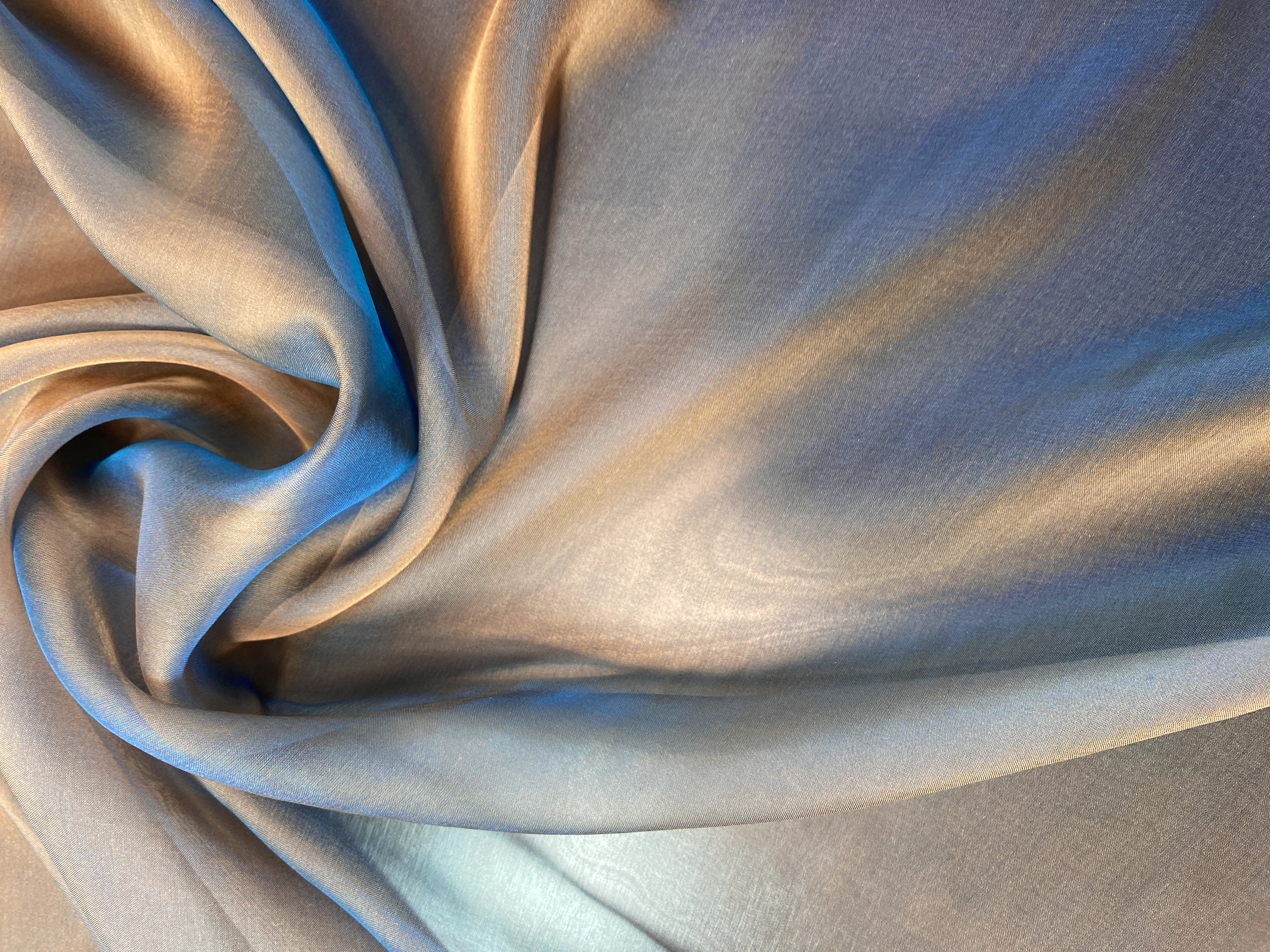 changierender Chiffon blau-braun