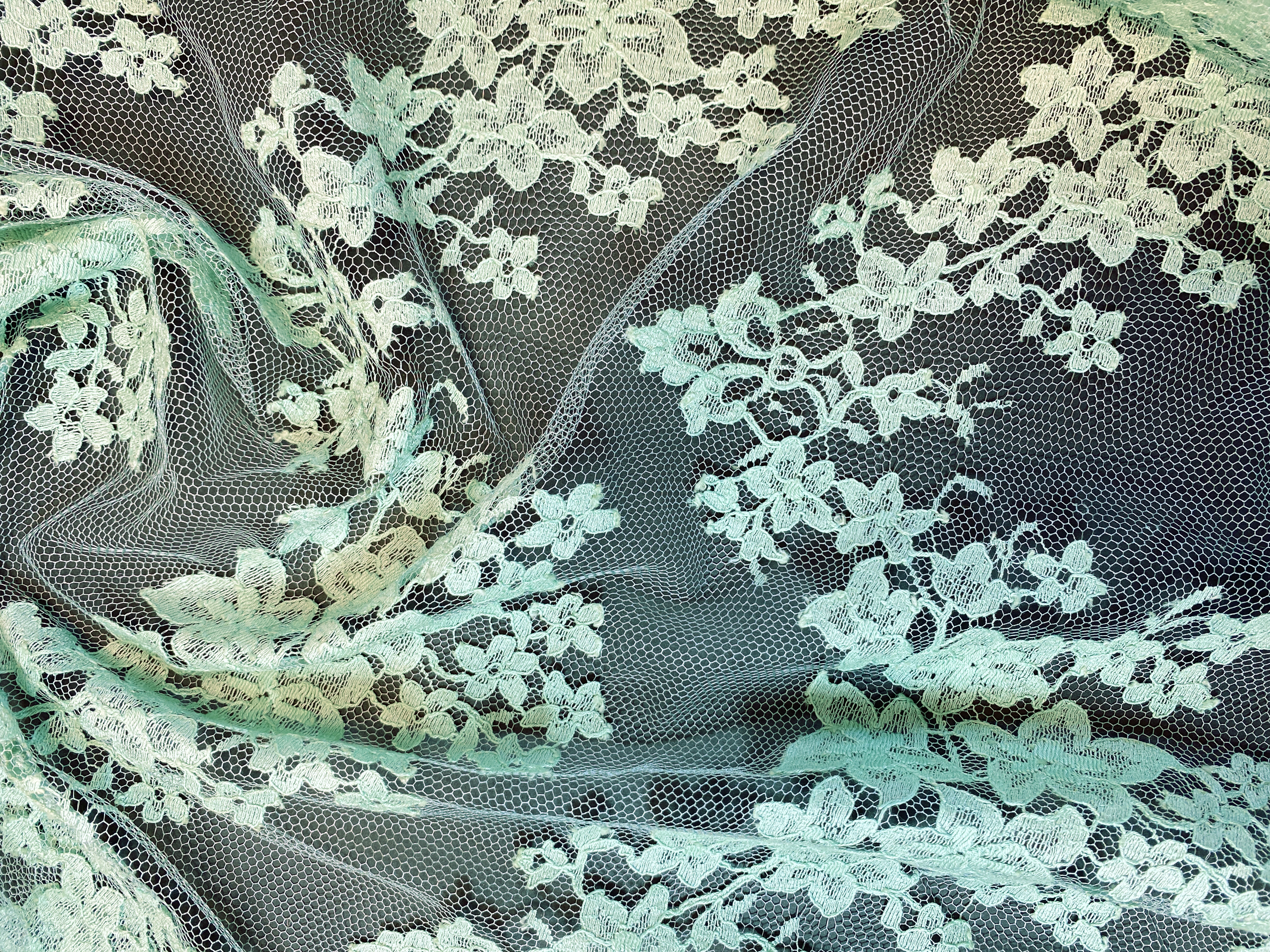 Tüllspitze jadegrün