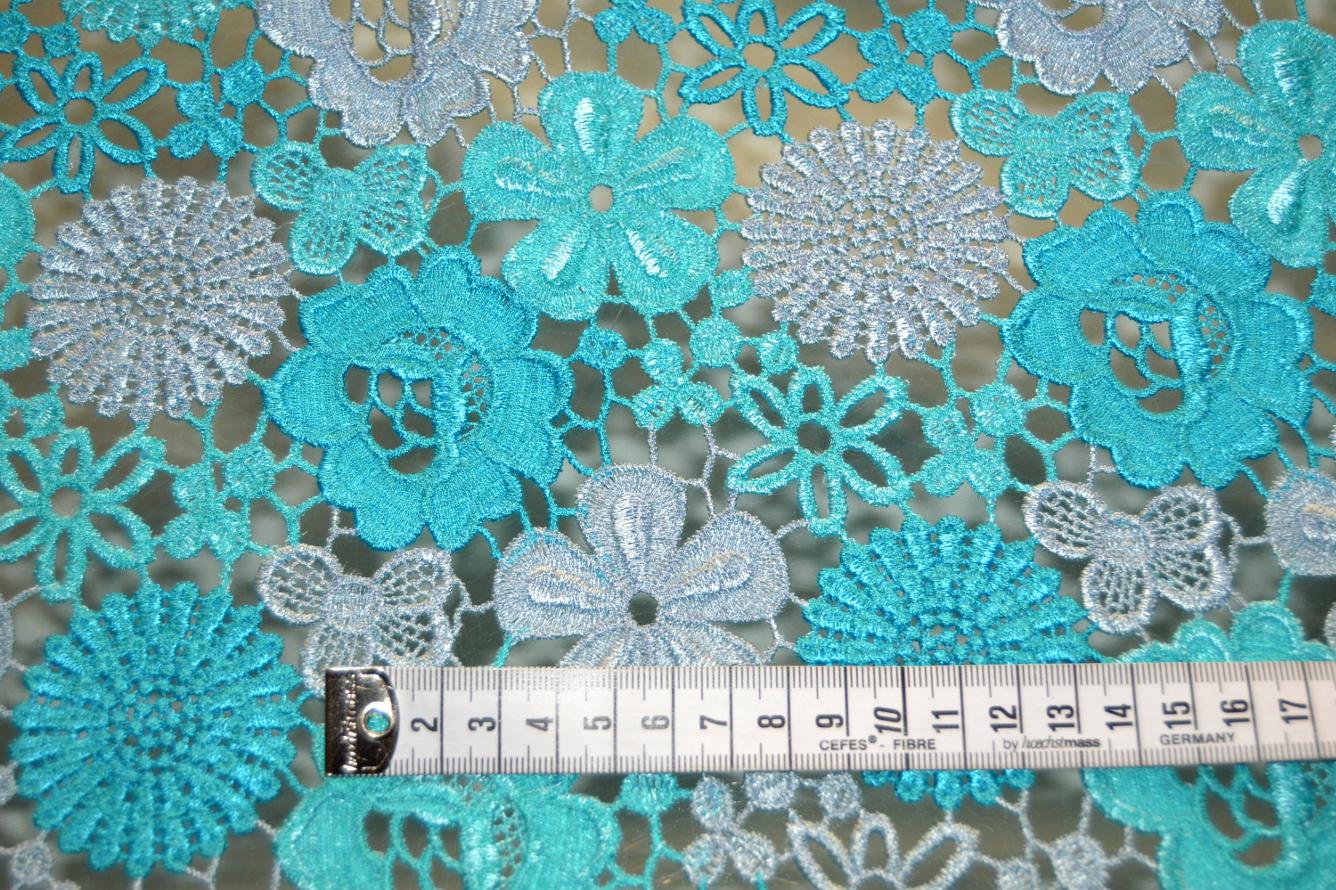 Spitze - türkis und himmelblau