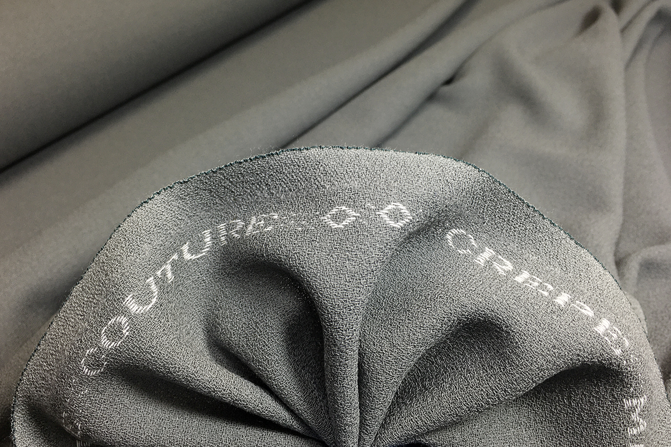 Schurwollcrêpe - steingrau