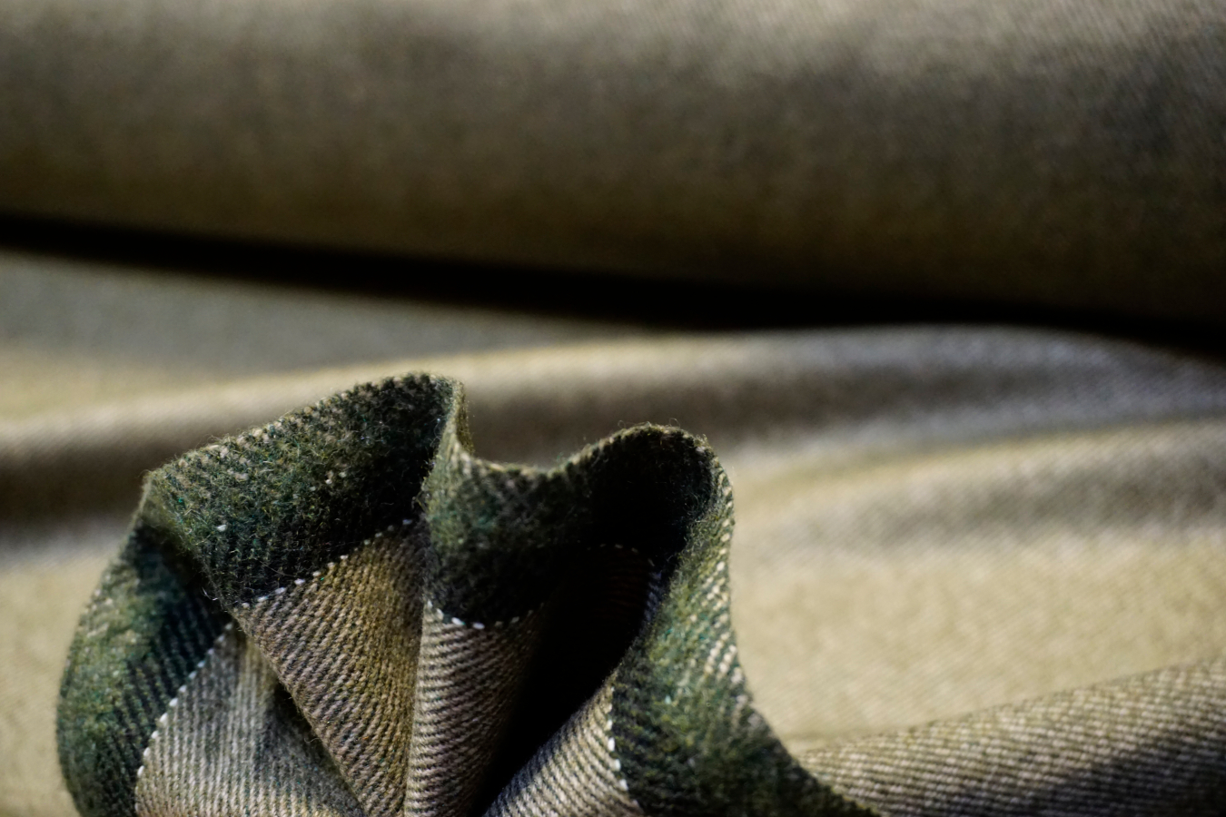 Kaschmir - diagonal strukturiert