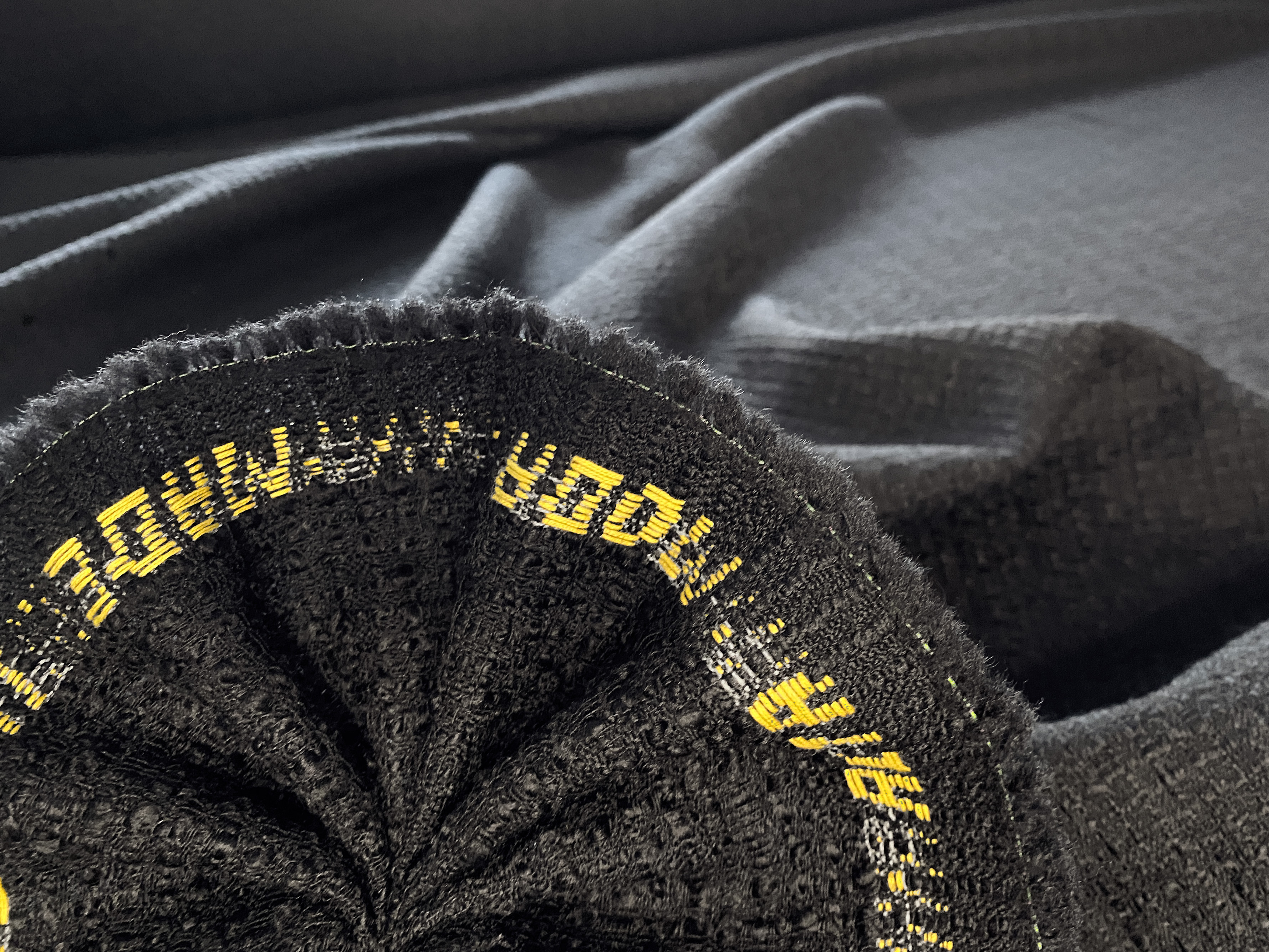 Boucle Kostümware schwarz