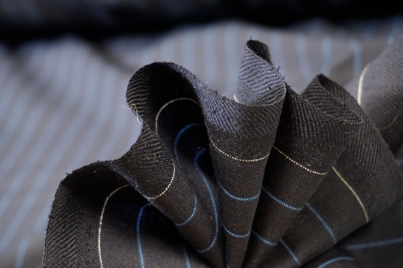 Schurwolle - Nadelstreifen