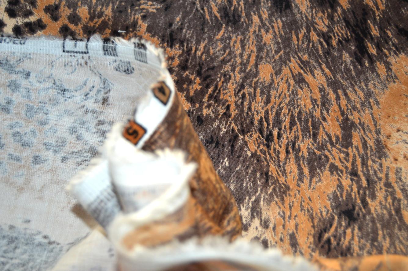 Satin in Stretchqualität mit Mustermix in beige