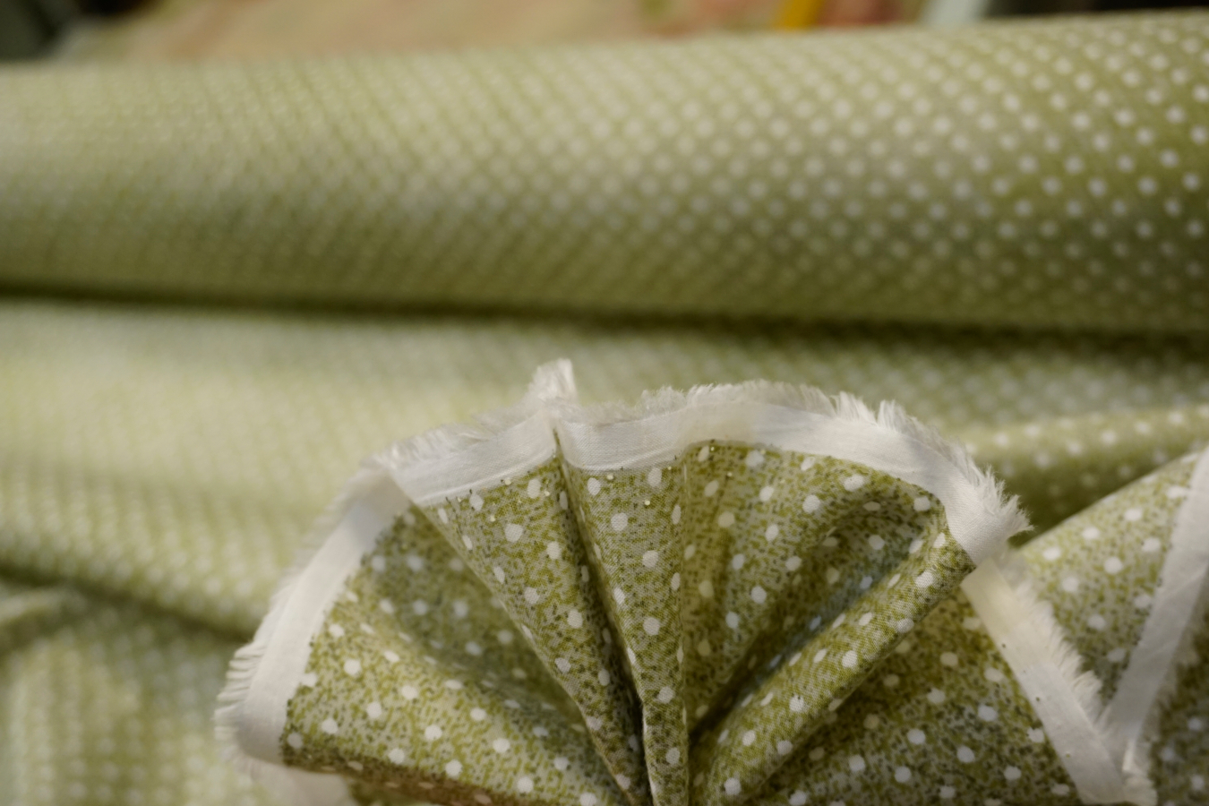 Baumwolle - weiße Punkte