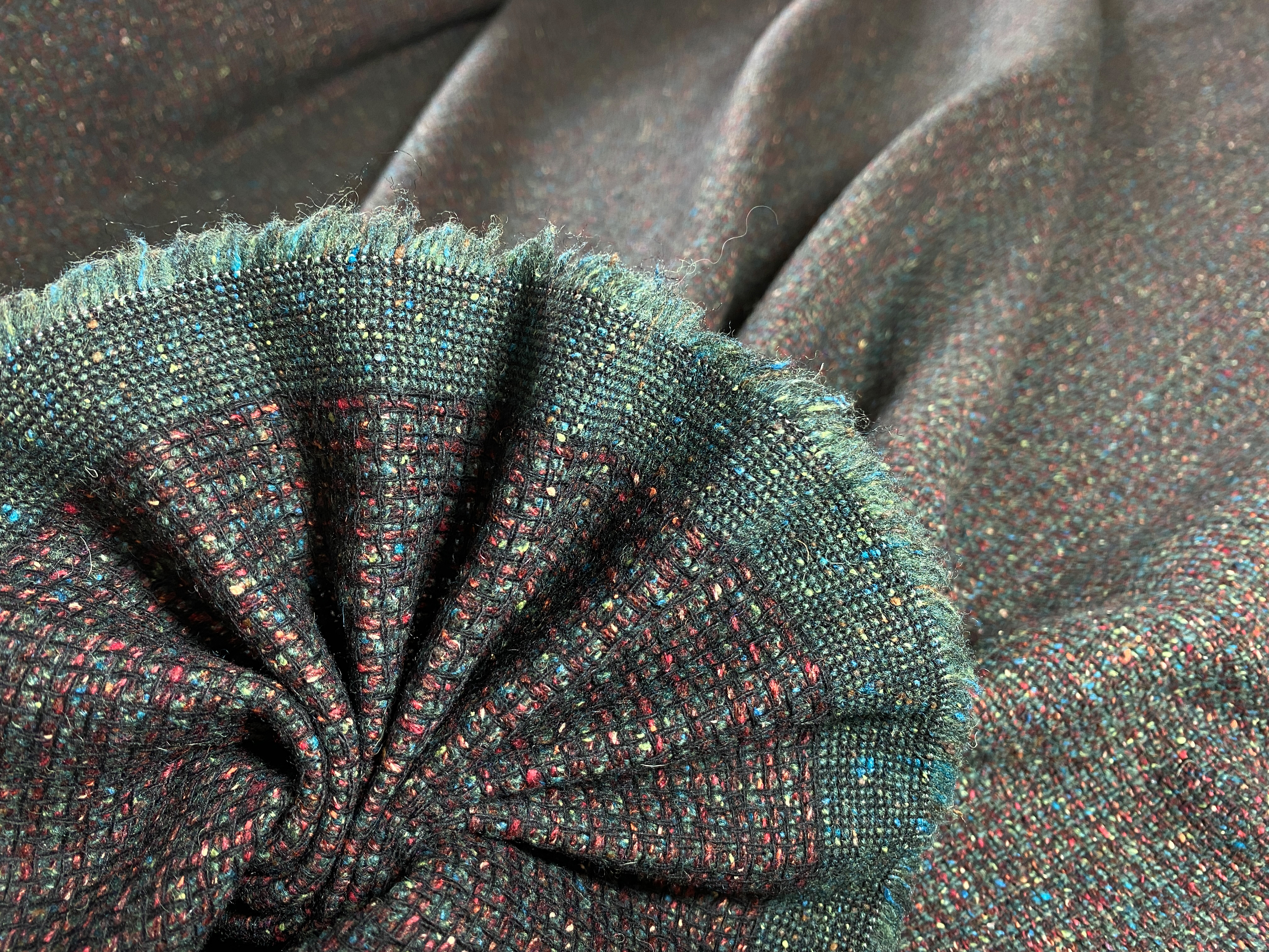 Schurwolltweed mit Minikaros