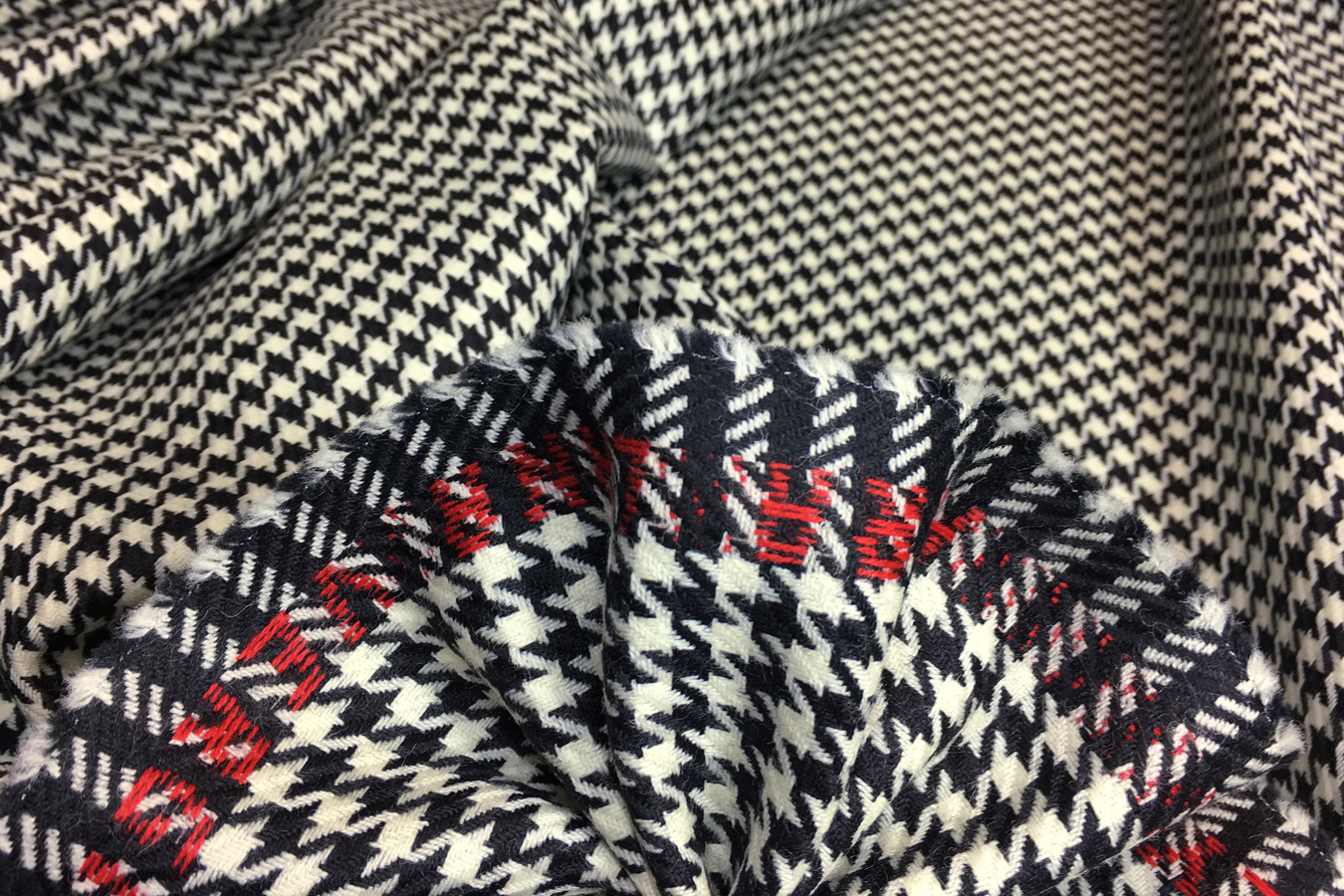 Hahnentritt - schwarz-weiß