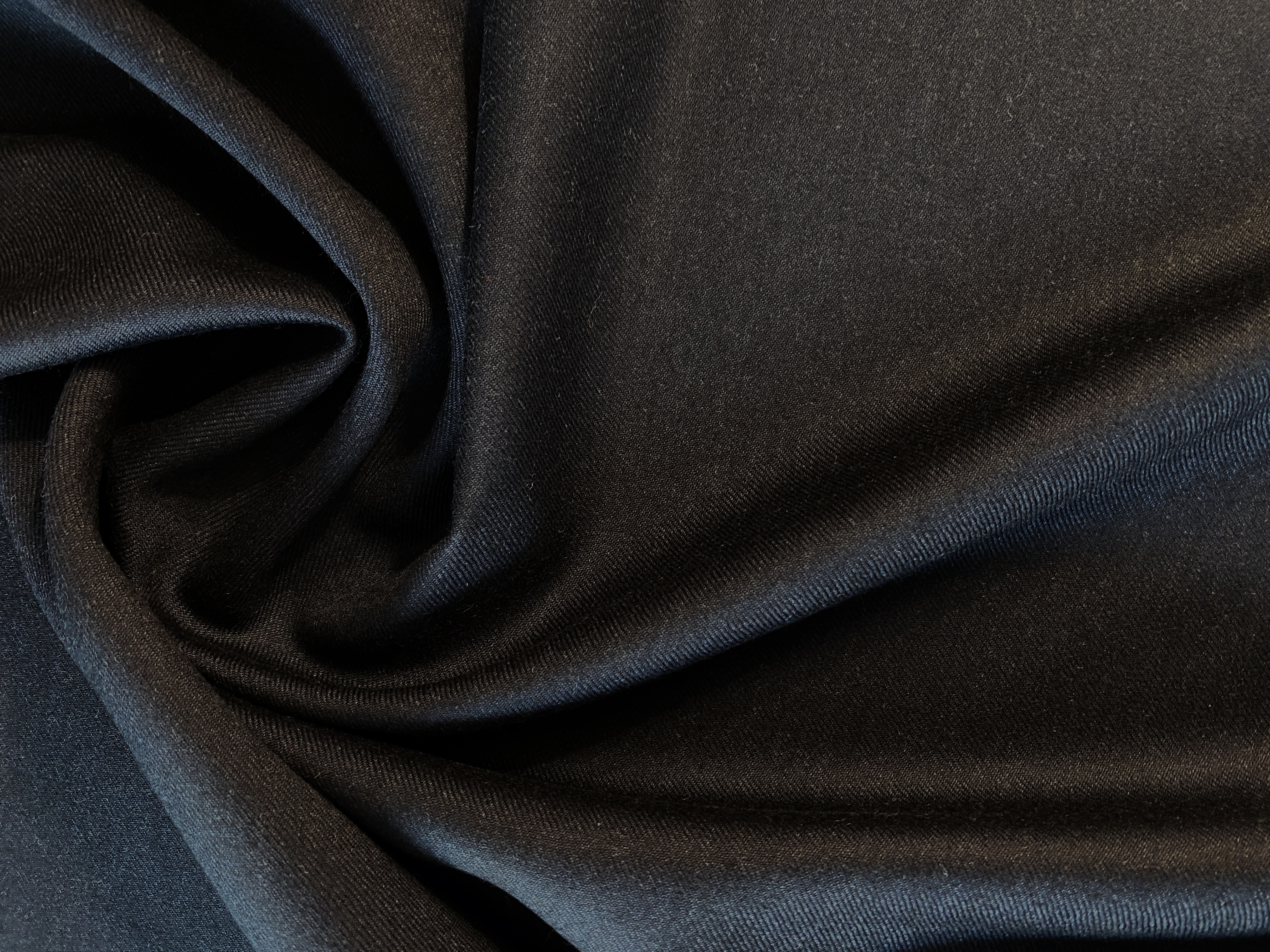 Schurwolle mit Kaschmir nachtblau