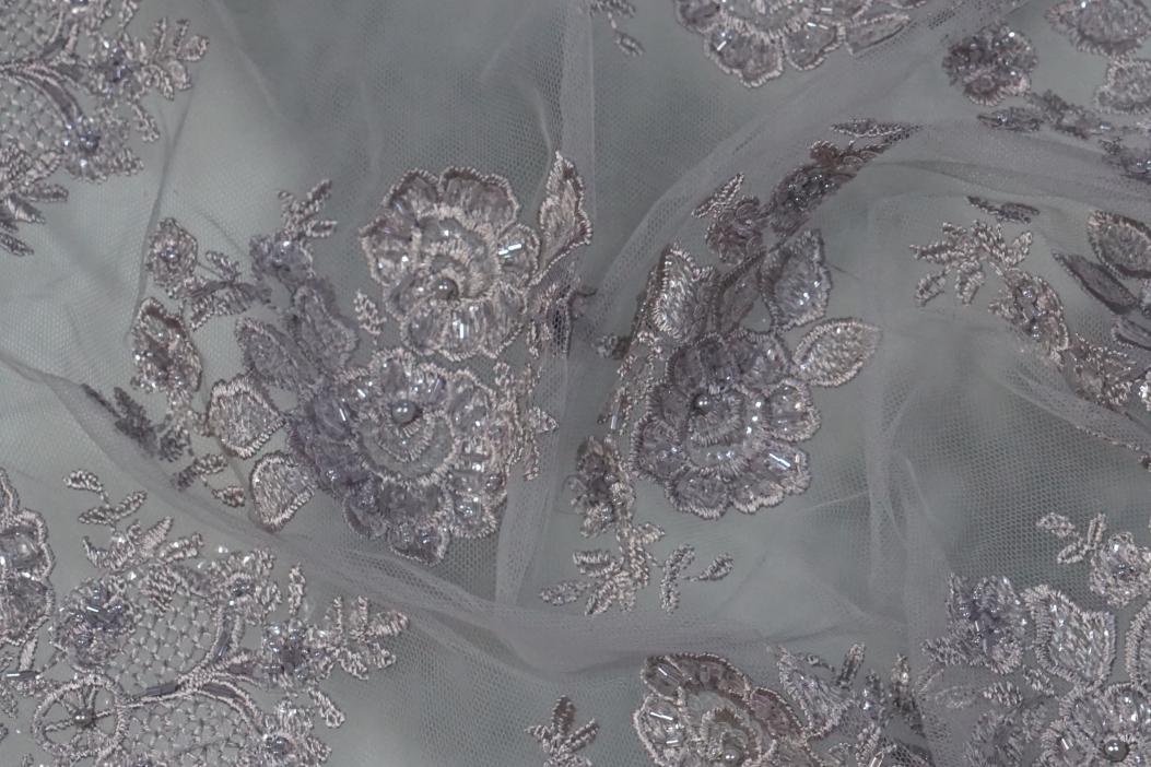 Bestickte Spitze - silber