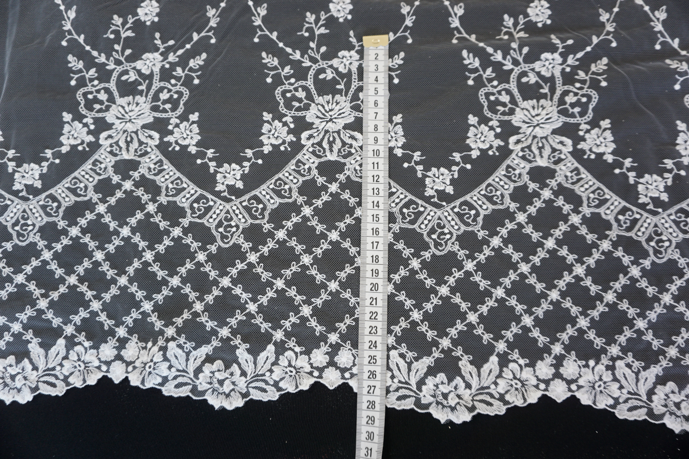 Französische Spitze - Blütenranken