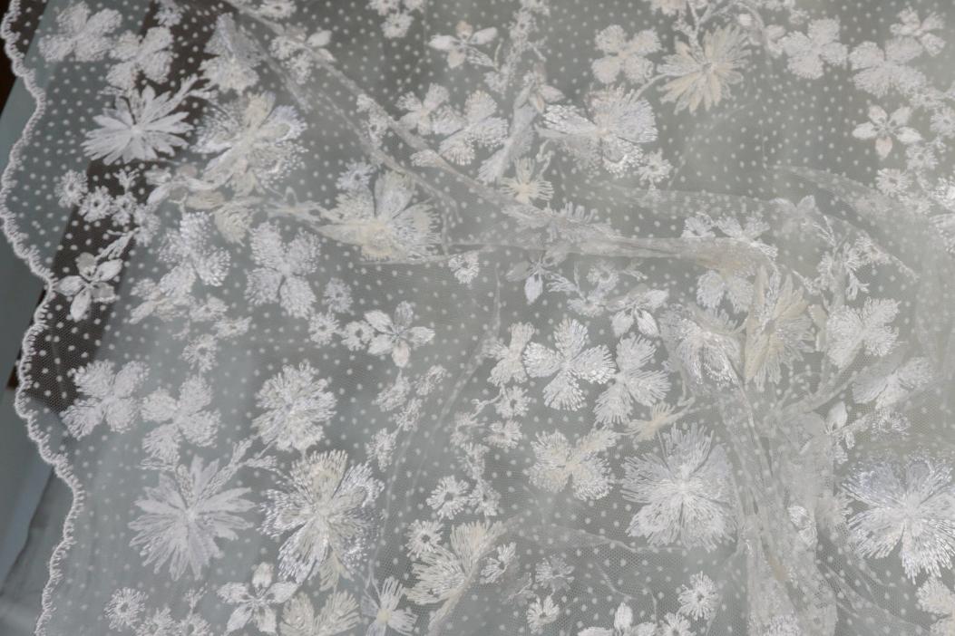 Französische Saumspitze - ecru mit creme