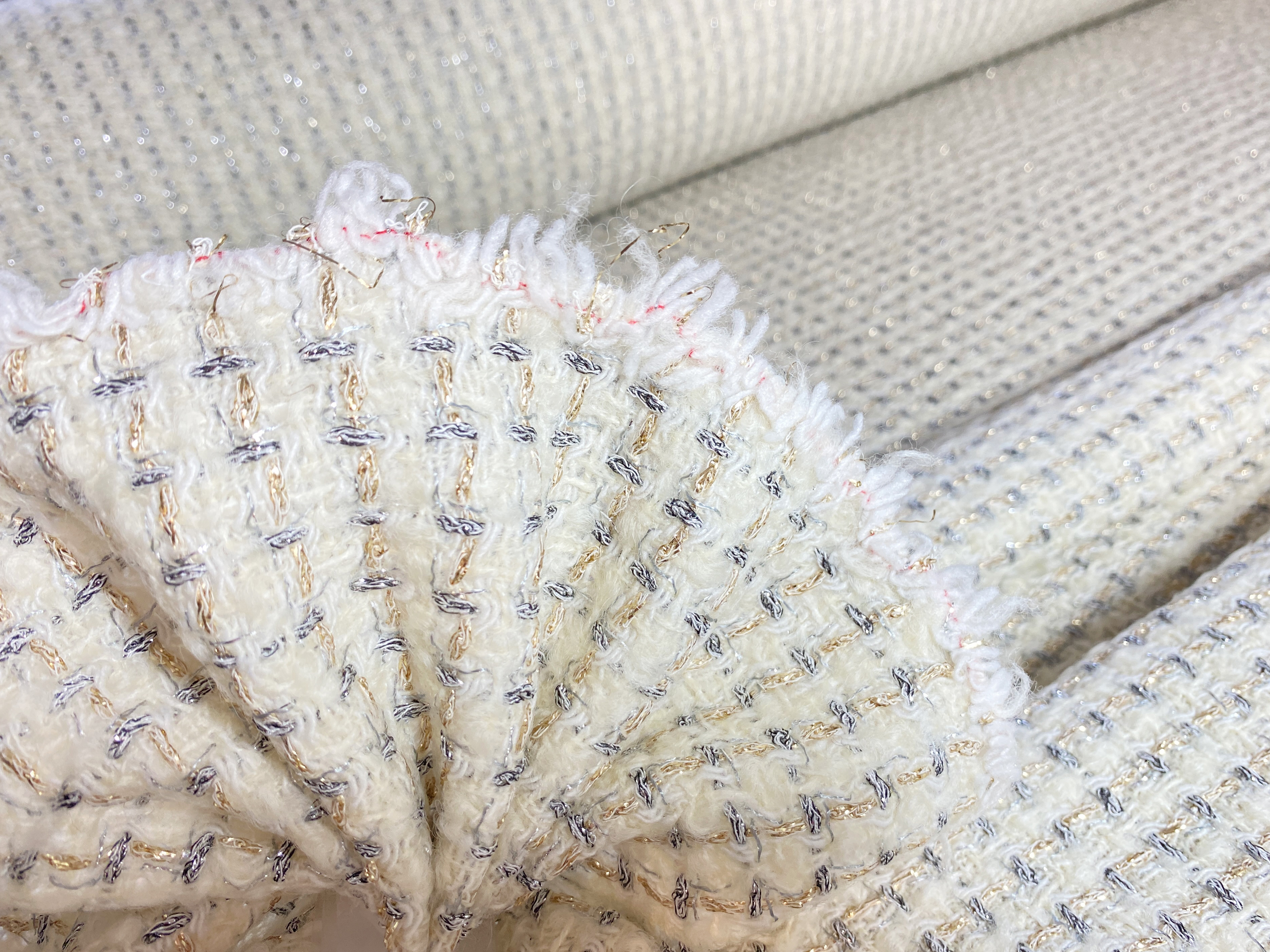 Kostümware creme-gold