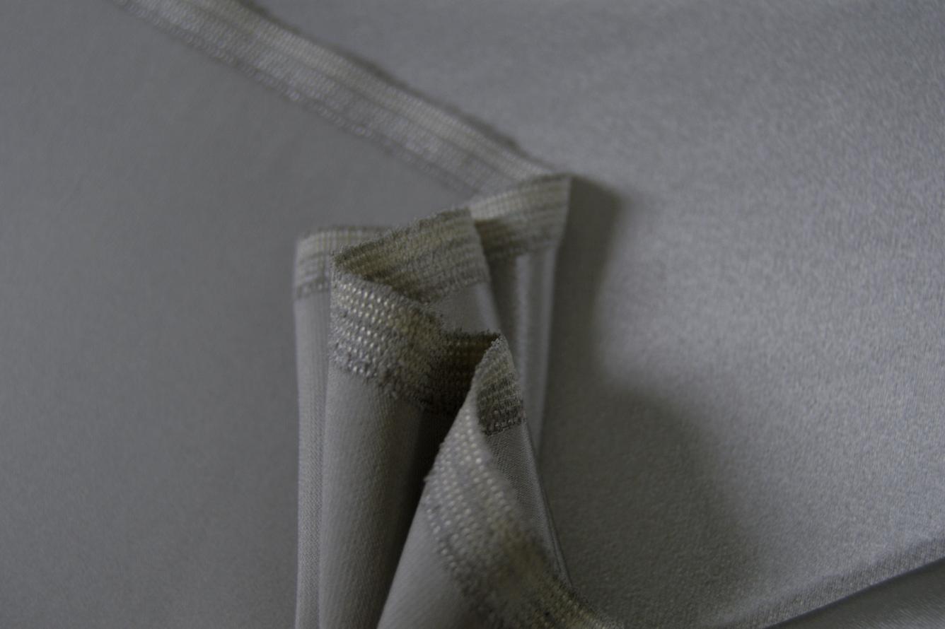 Schwerer Seidensatin - silbergrau