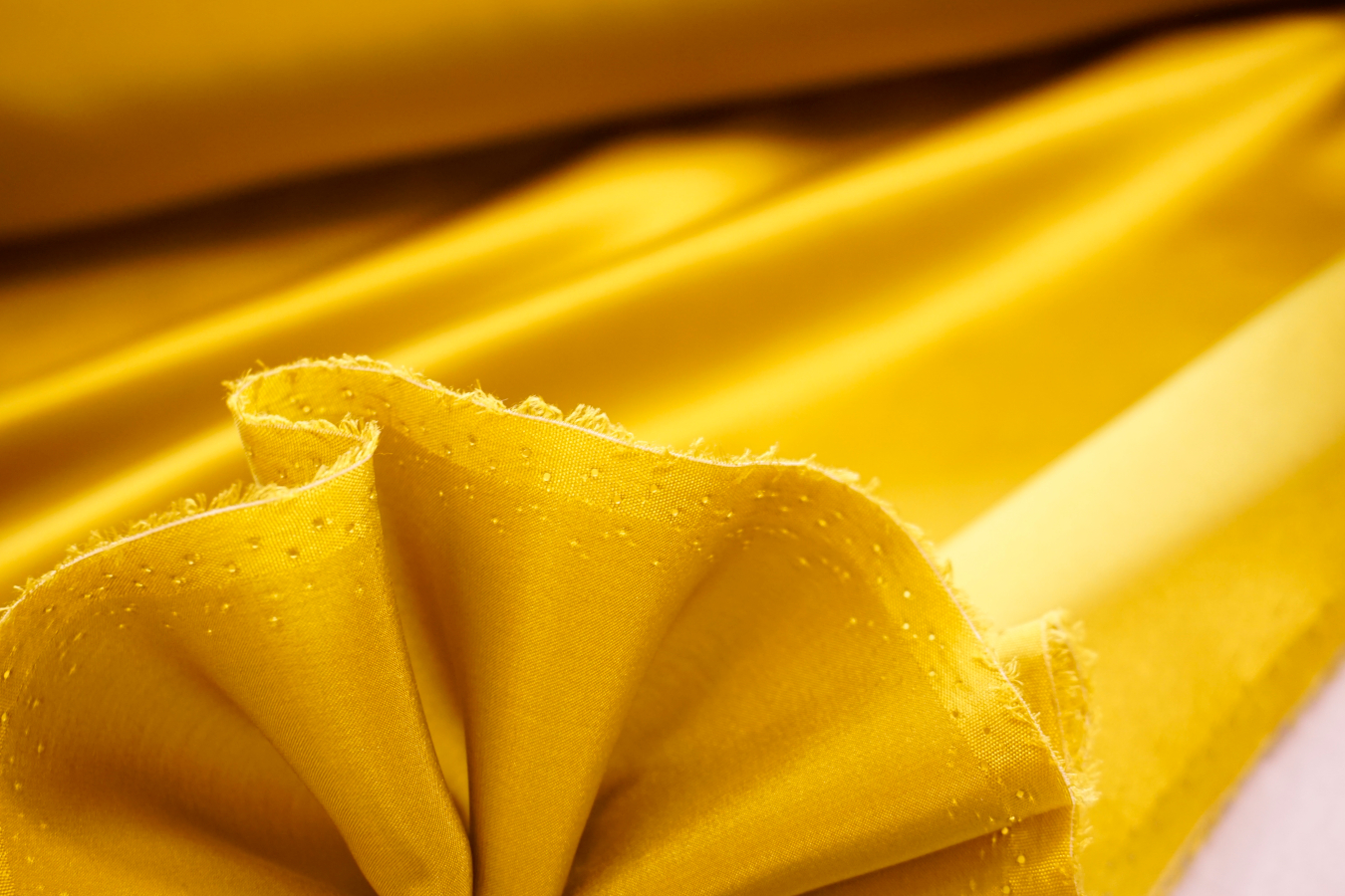 Seidensatin - metallic-grüngold