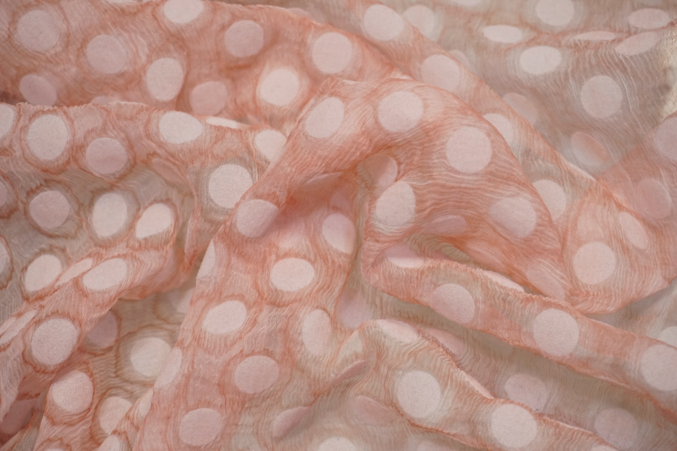 Seide mit Flockpunkten - rosa