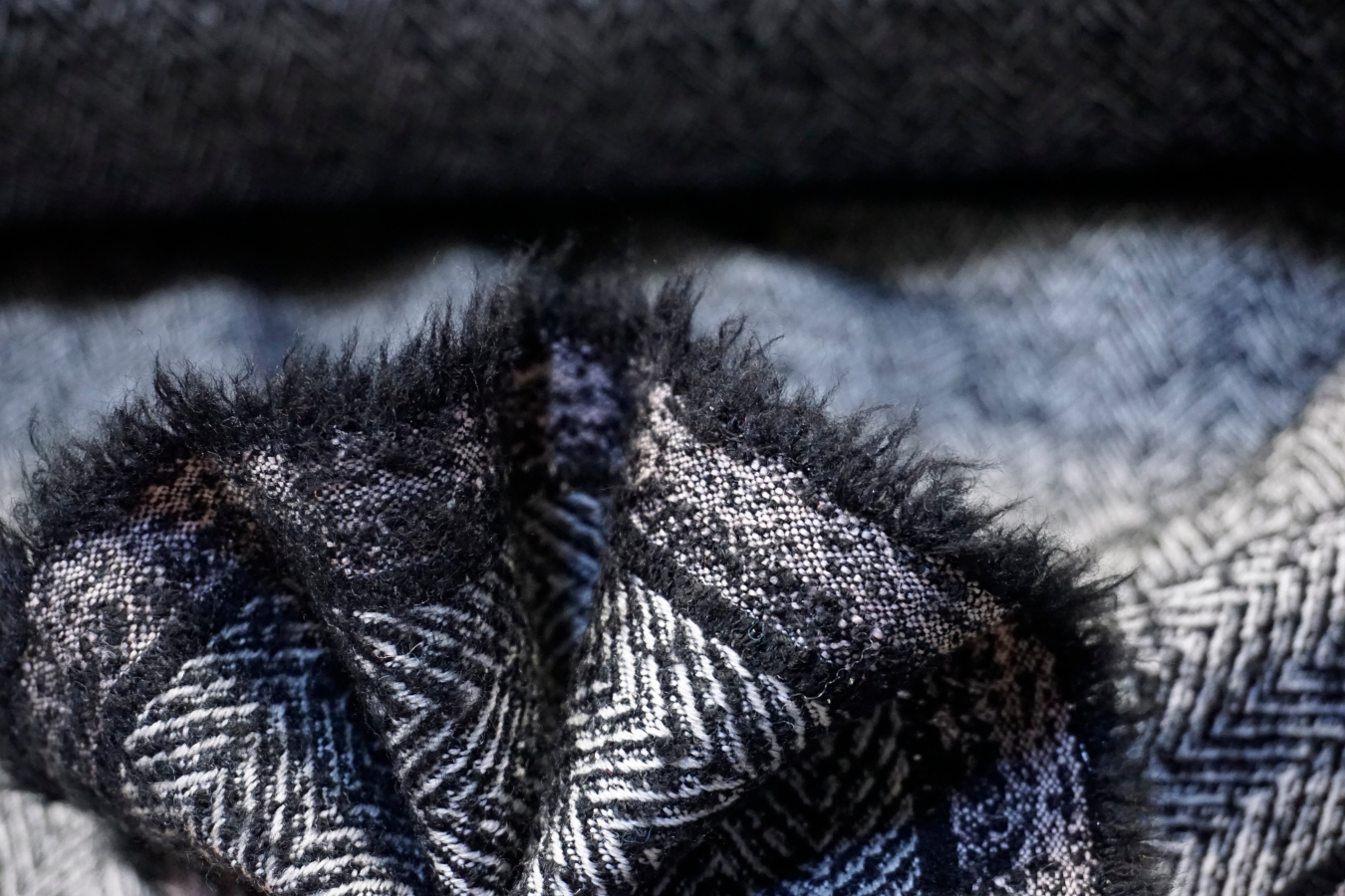 Schurwolle - Fischgrat schwarz/weiß