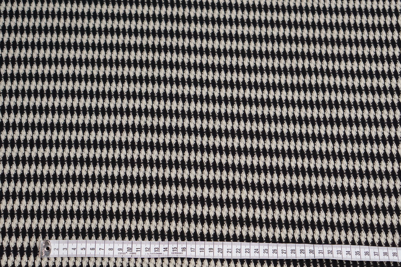 Doppelseitiger Schurwollmix kleine Rauten