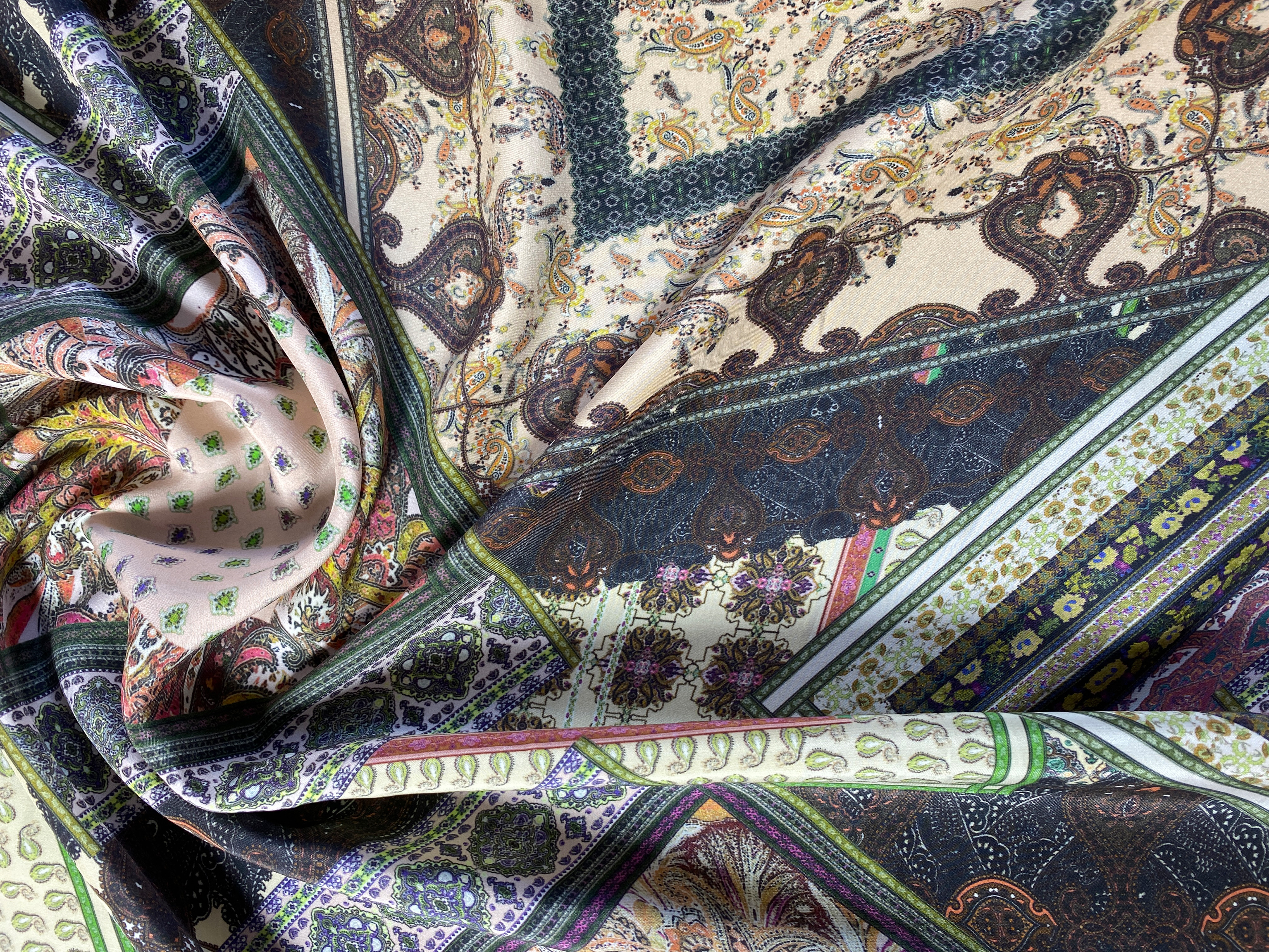 Seidencrepe Tücherdruck