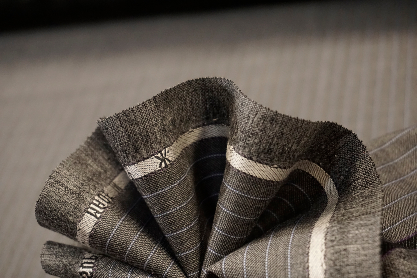 Nadelstreifen- Super 150S