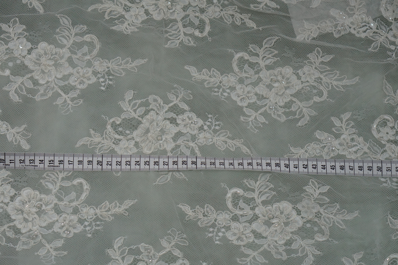 Bestickte Spitze - ecru