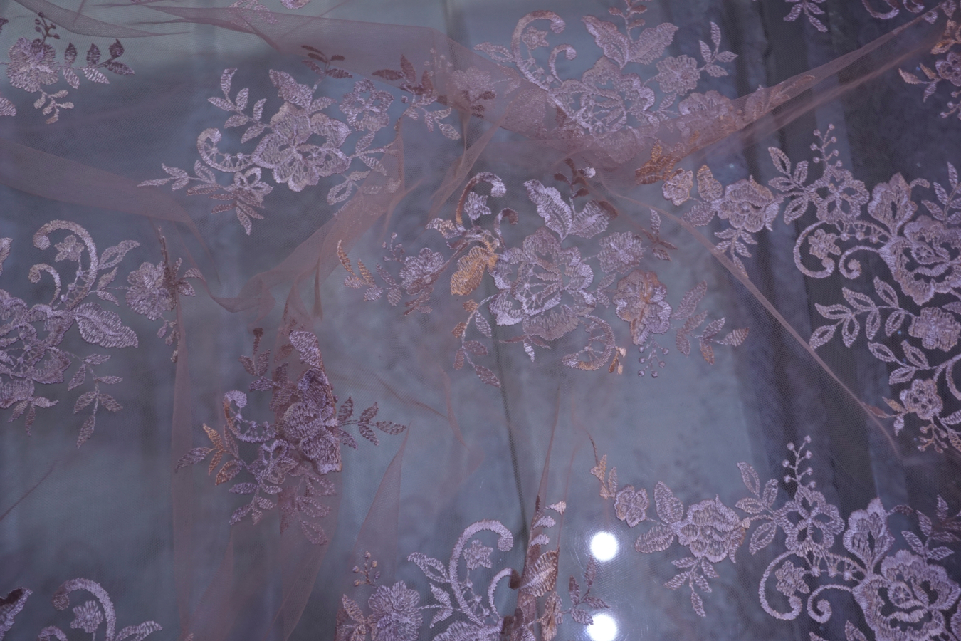 florale Spitze - zart rose