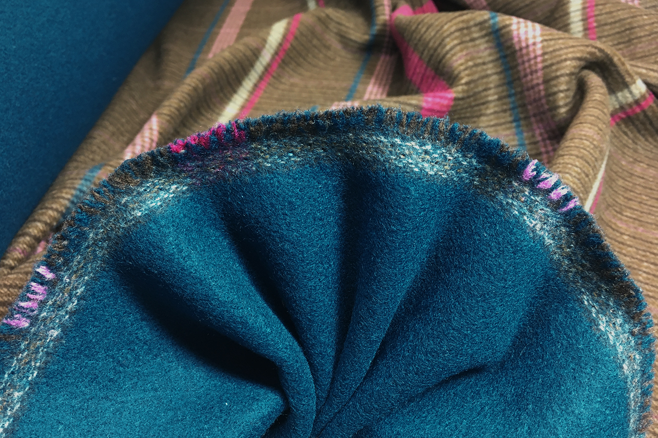 Kaschmir Double Face - petrol/braun kariert