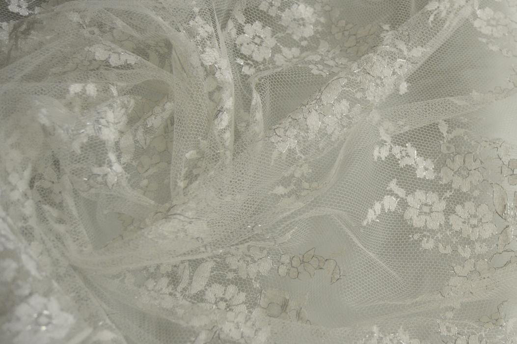 Spitze - weiß mit silber