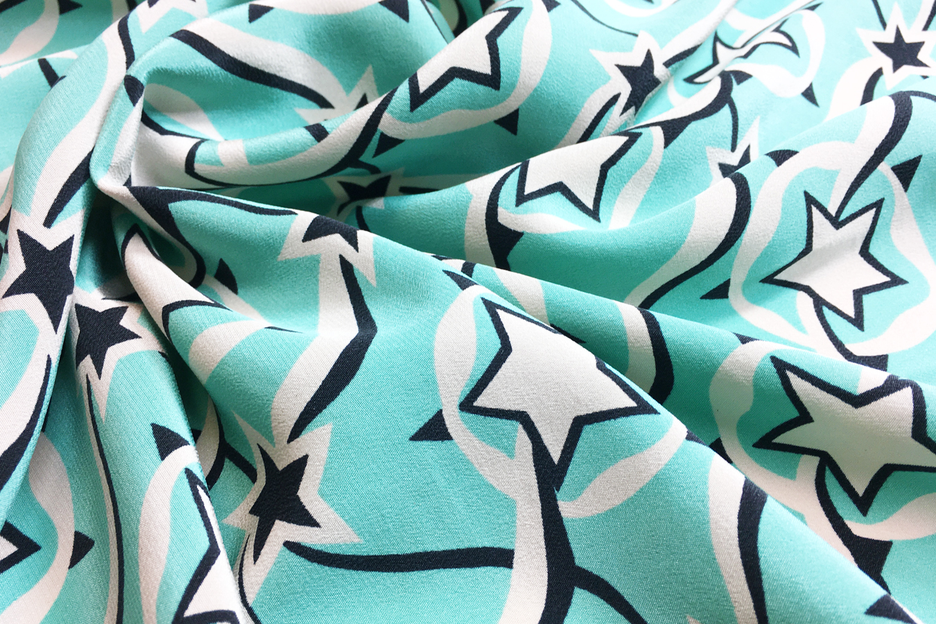 Seidencrêpe - Sternenmuster
