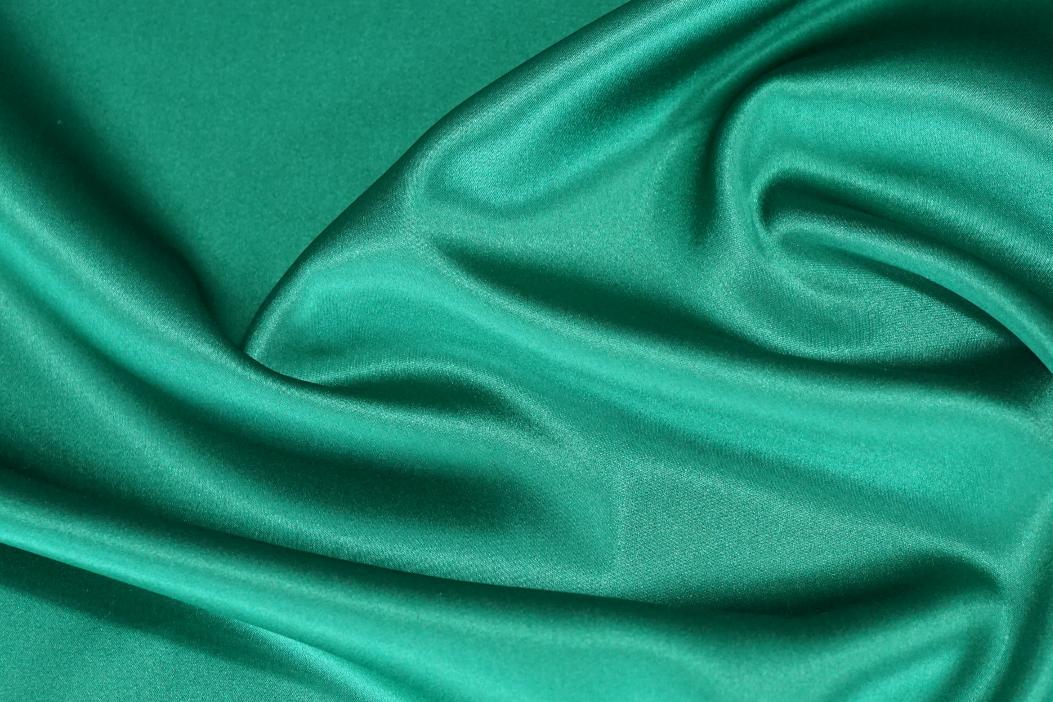 elastischer Satin tannengrün