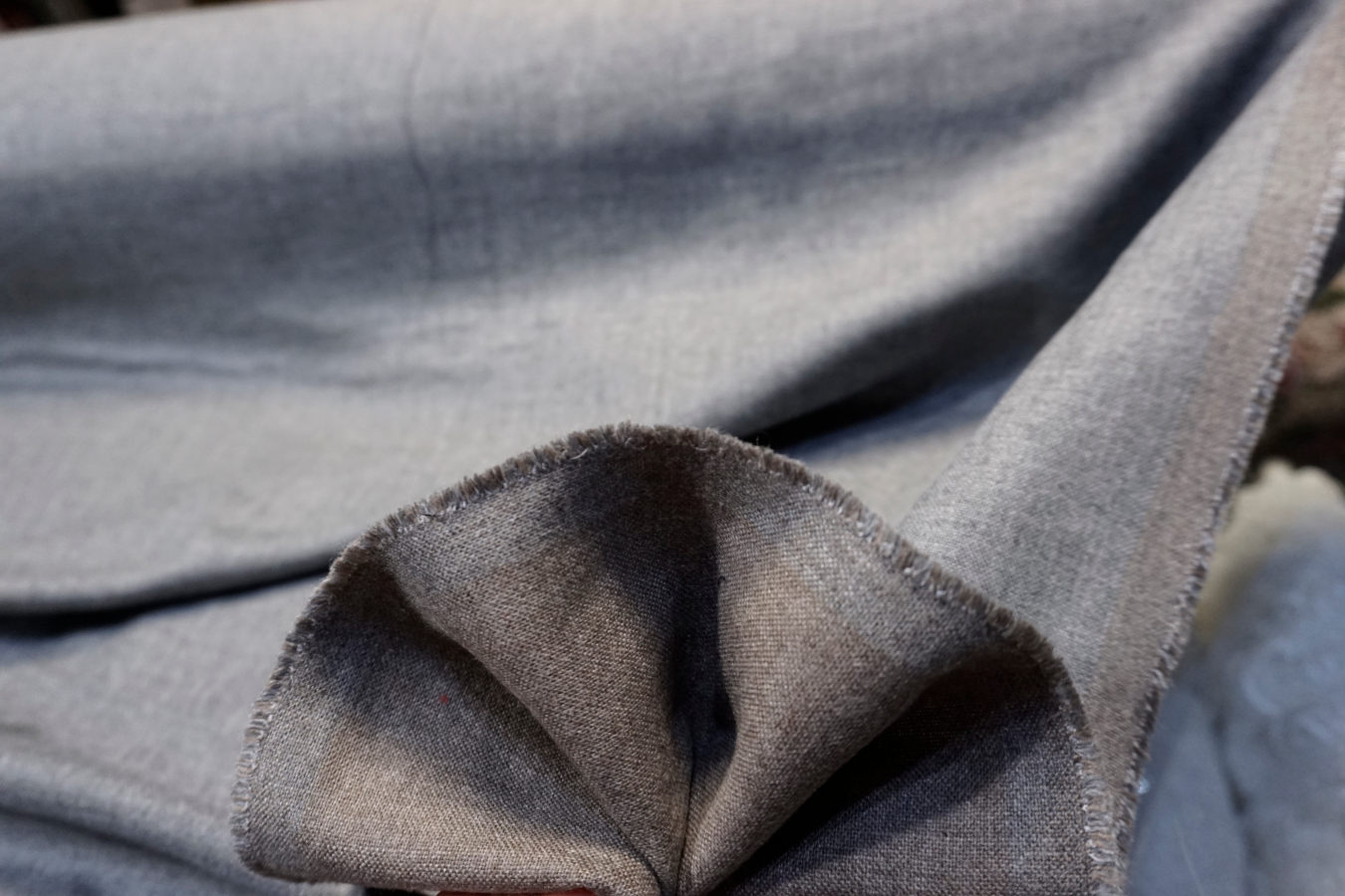 Feine doppelseitige Kaschmirware - grau/braun