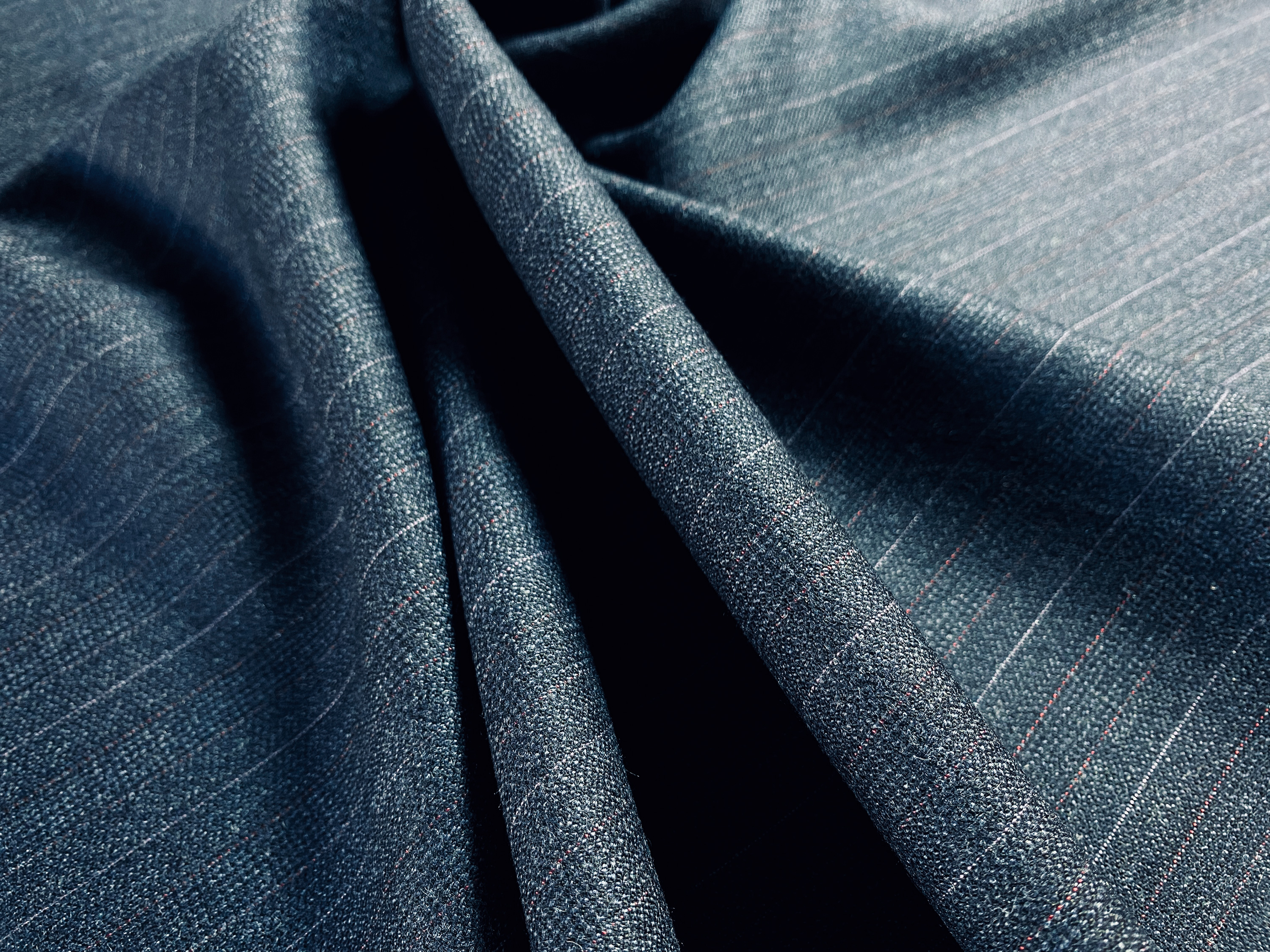 Schurwolle Dormeuil dunkelblau gestreift