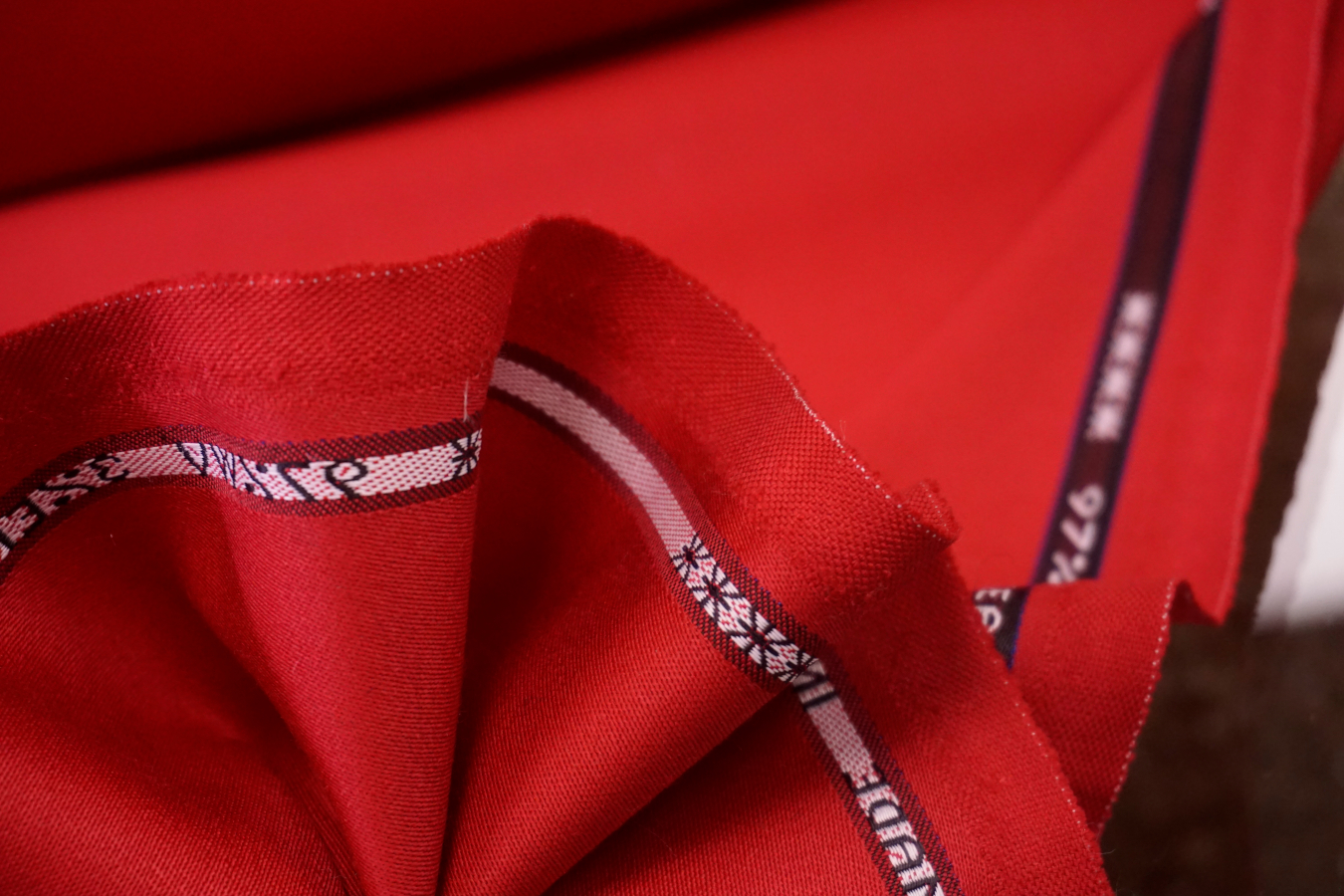 Schurwollstretch - kirschrot